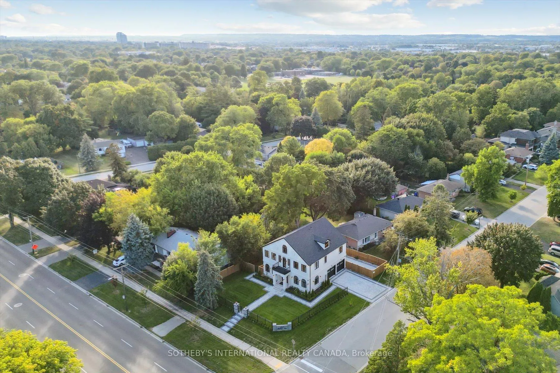Photo 4 of 452 Rothesay Place, Burlington, Roseland — HOMEH