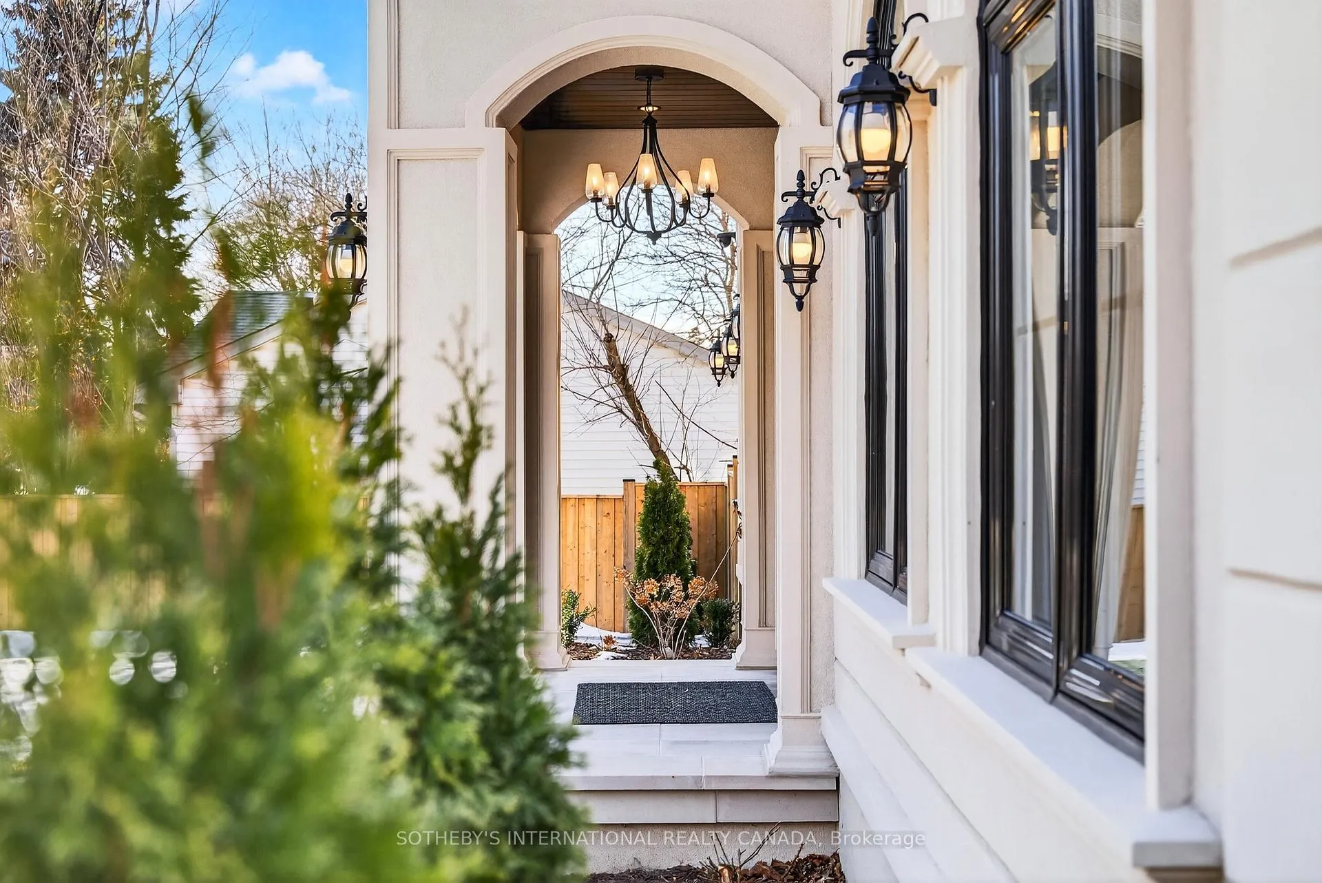 Photo 5 of 452 Rothesay Place, Burlington, Roseland — HOMEH