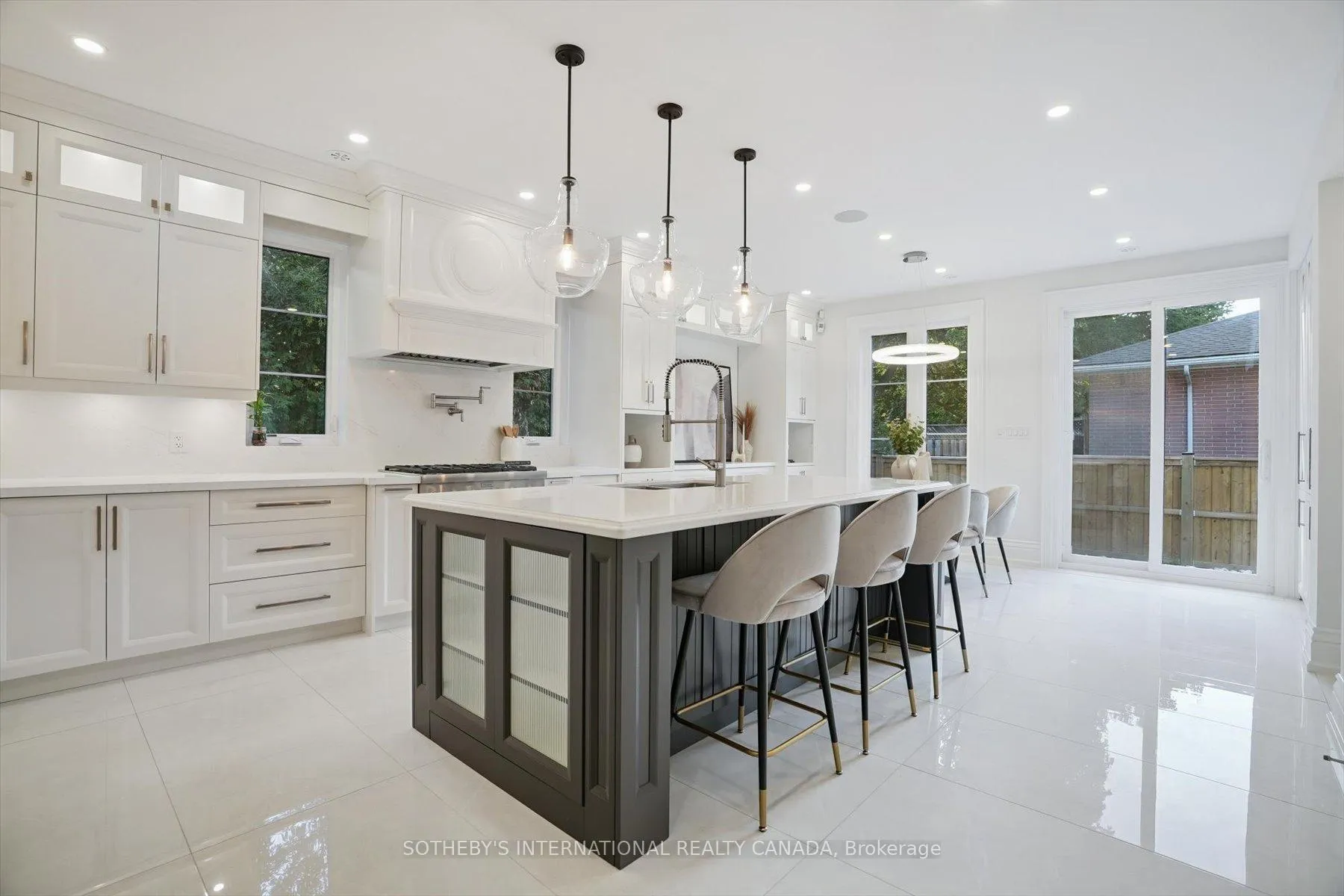 Photo 12 of 452 Rothesay Place, Burlington, Roseland — HOMEH