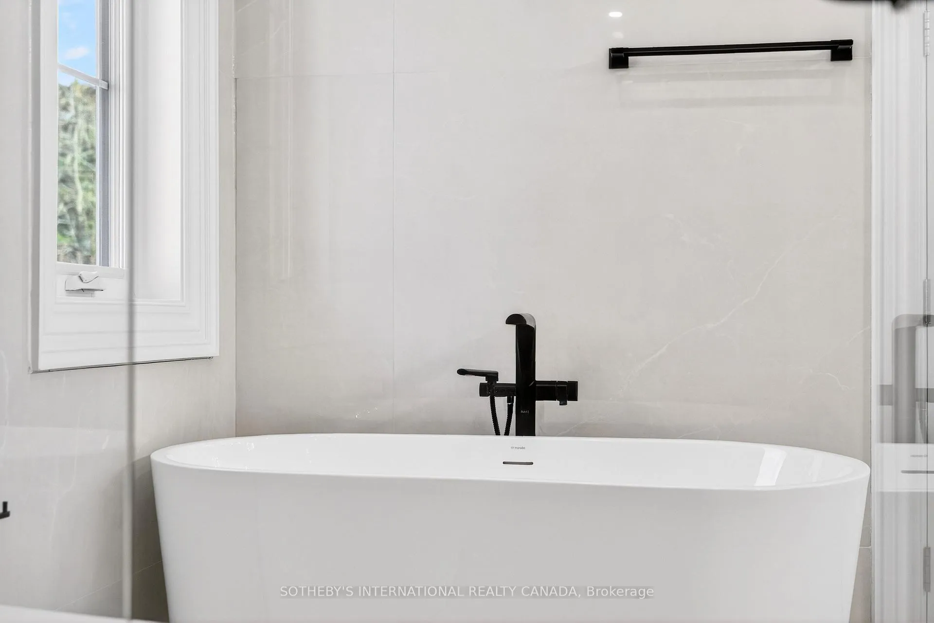 Photo 28 of 452 Rothesay Place, Burlington, Roseland — HOMEH
