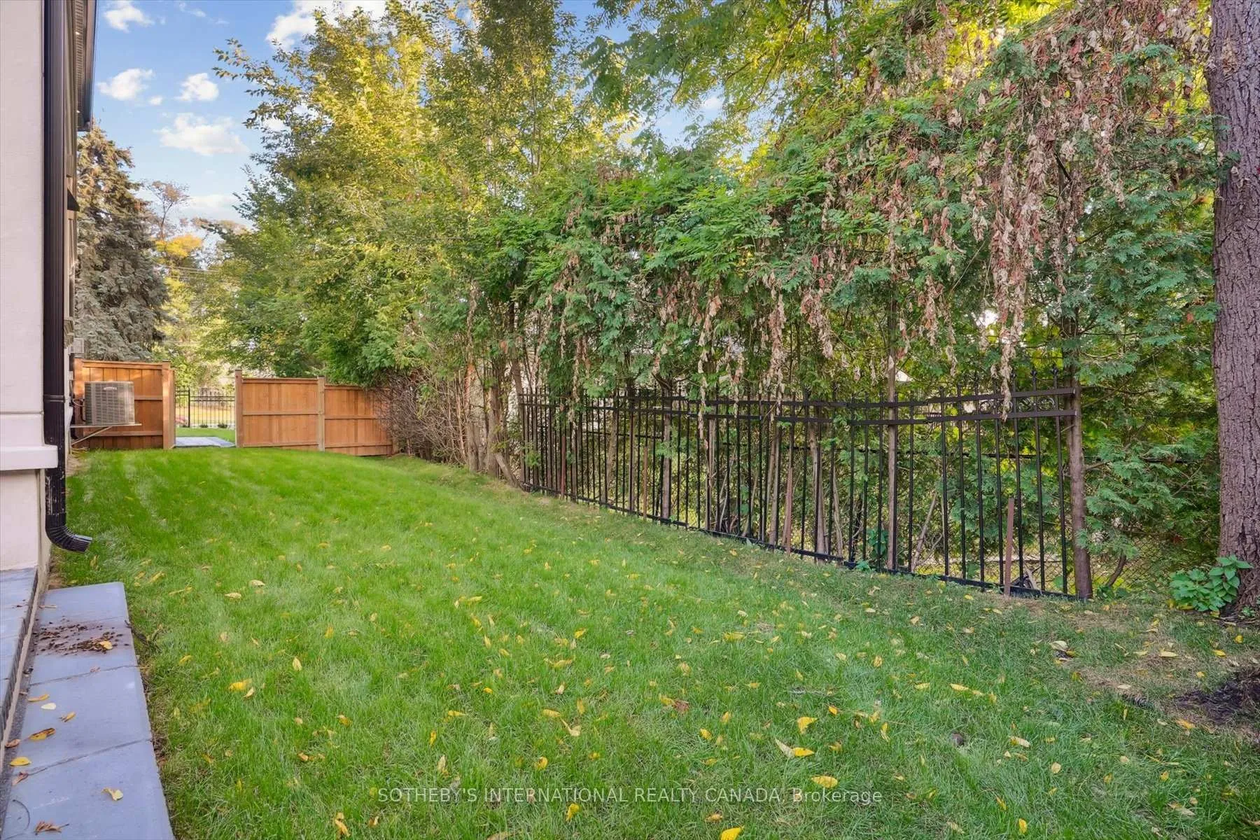 Photo 45 of 452 Rothesay Place, Burlington, Roseland — HOMEH