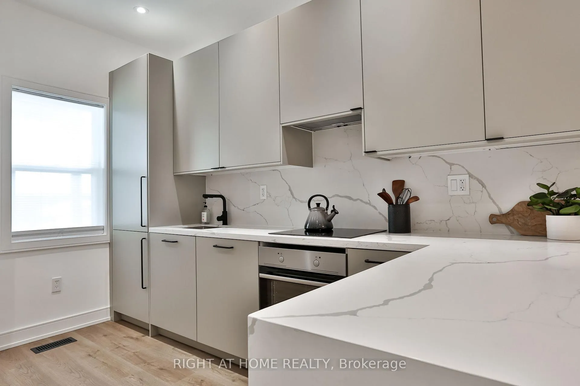 Photo 18 of 1365 Lansdowne Avenue, Toronto, Corso Italia-Davenport — HOMEH