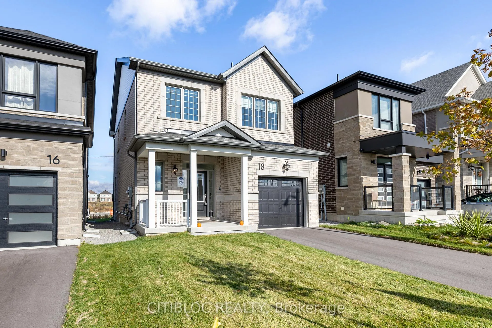 Photo 3 of 18 McBride Trail, Barrie, Rural Barrie Southeast — HOMEH