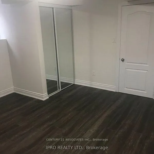 Photo 8 of Unit Basement, 8 Stillwater Crescent, Hamilton, Waterdown — HOMEH