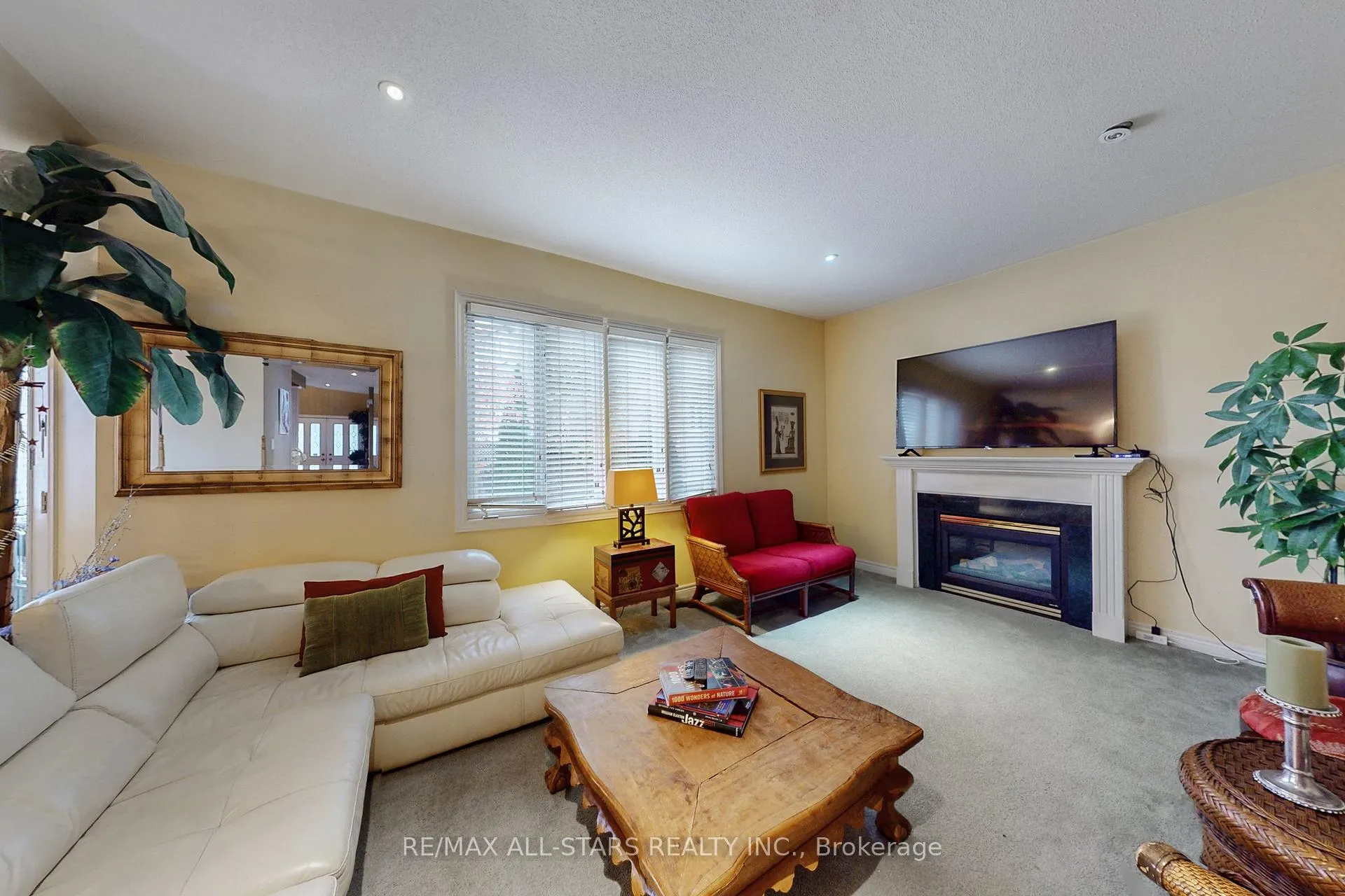 Photo 10 of 54 Bretton Circle, Markham, Rouge Fairways — HOMEH