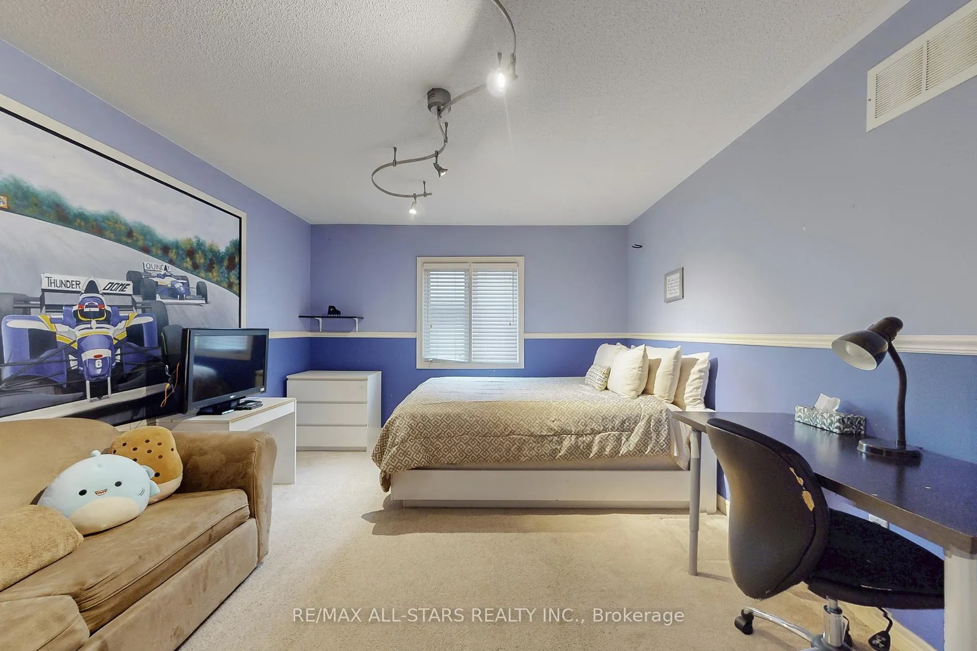 Photo 30 of 54 Bretton Circle, Markham, Rouge Fairways — HOMEH