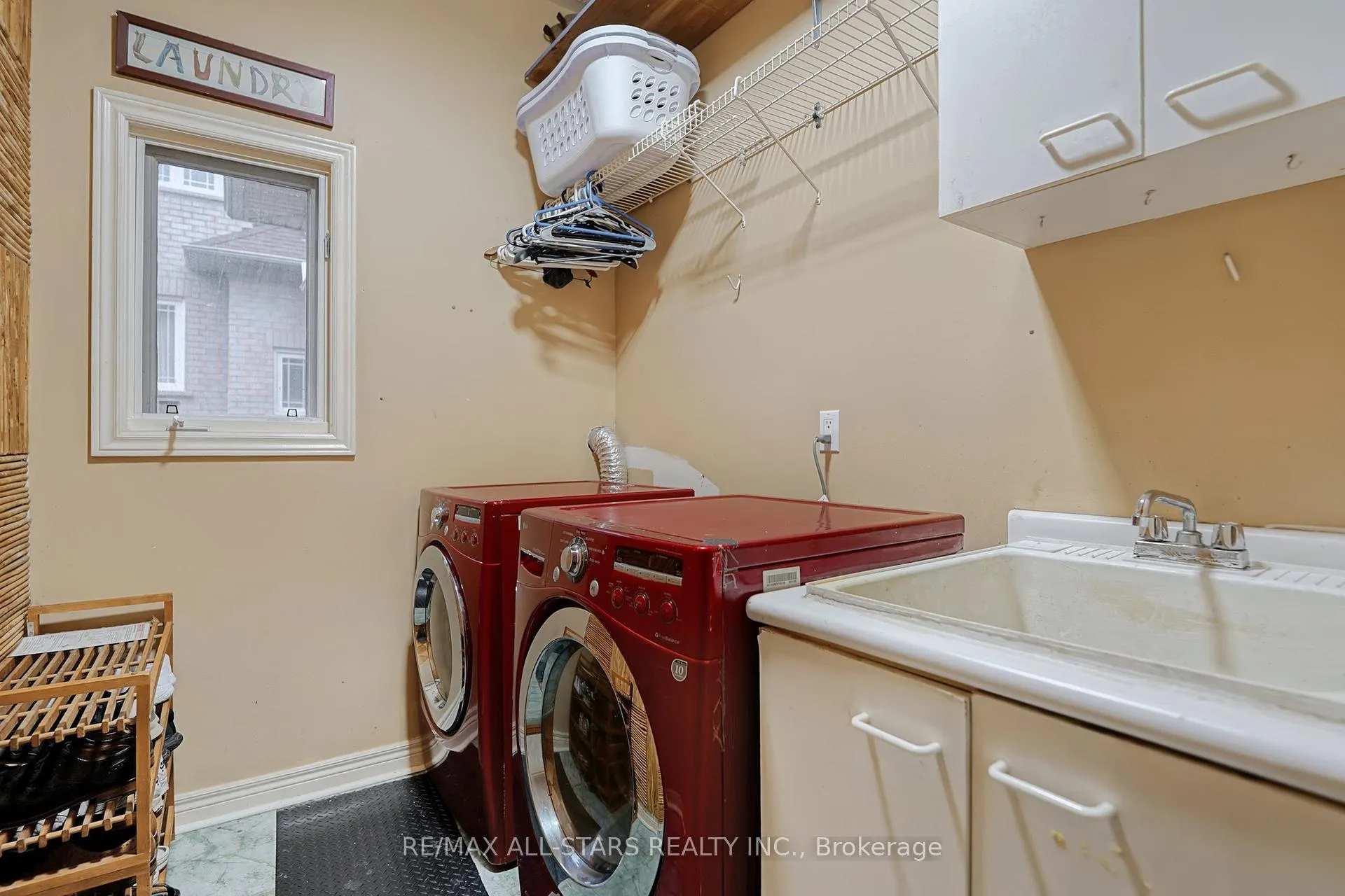 Photo 38 of 54 Bretton Circle, Markham, Rouge Fairways — HOMEH