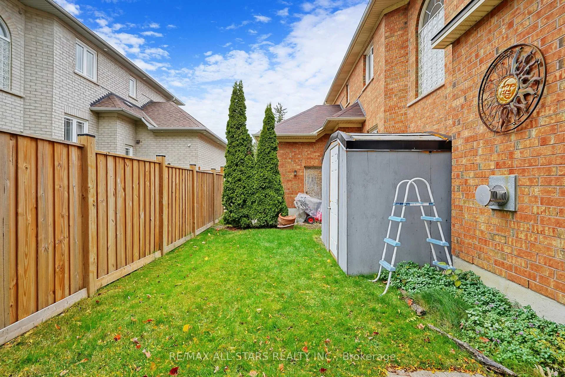 Photo 41 of 54 Bretton Circle, Markham, Rouge Fairways — HOMEH
