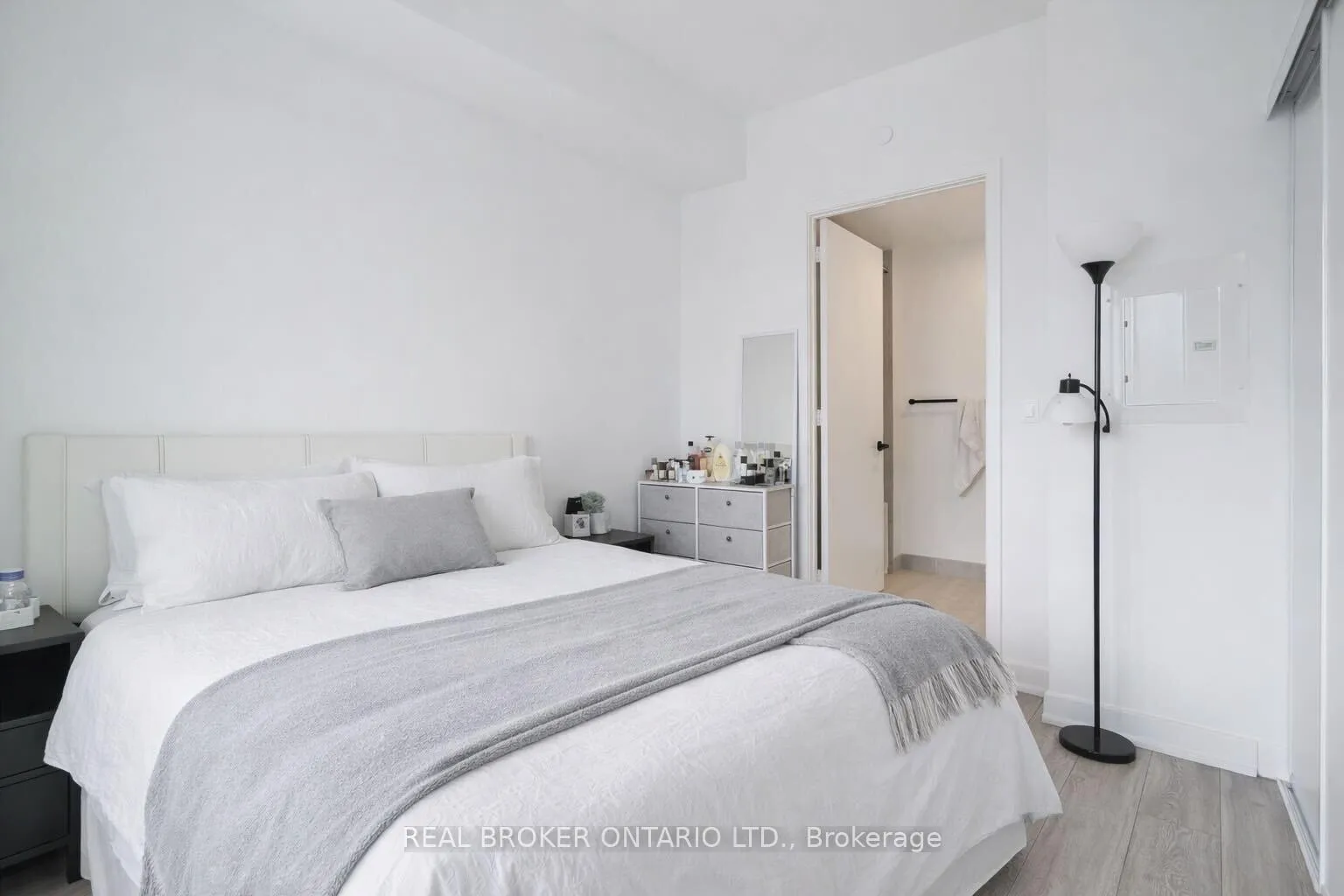 Photo 7 of Unit 2806, 108 Peter Street, Toronto, Waterfront Communities — HOMEH