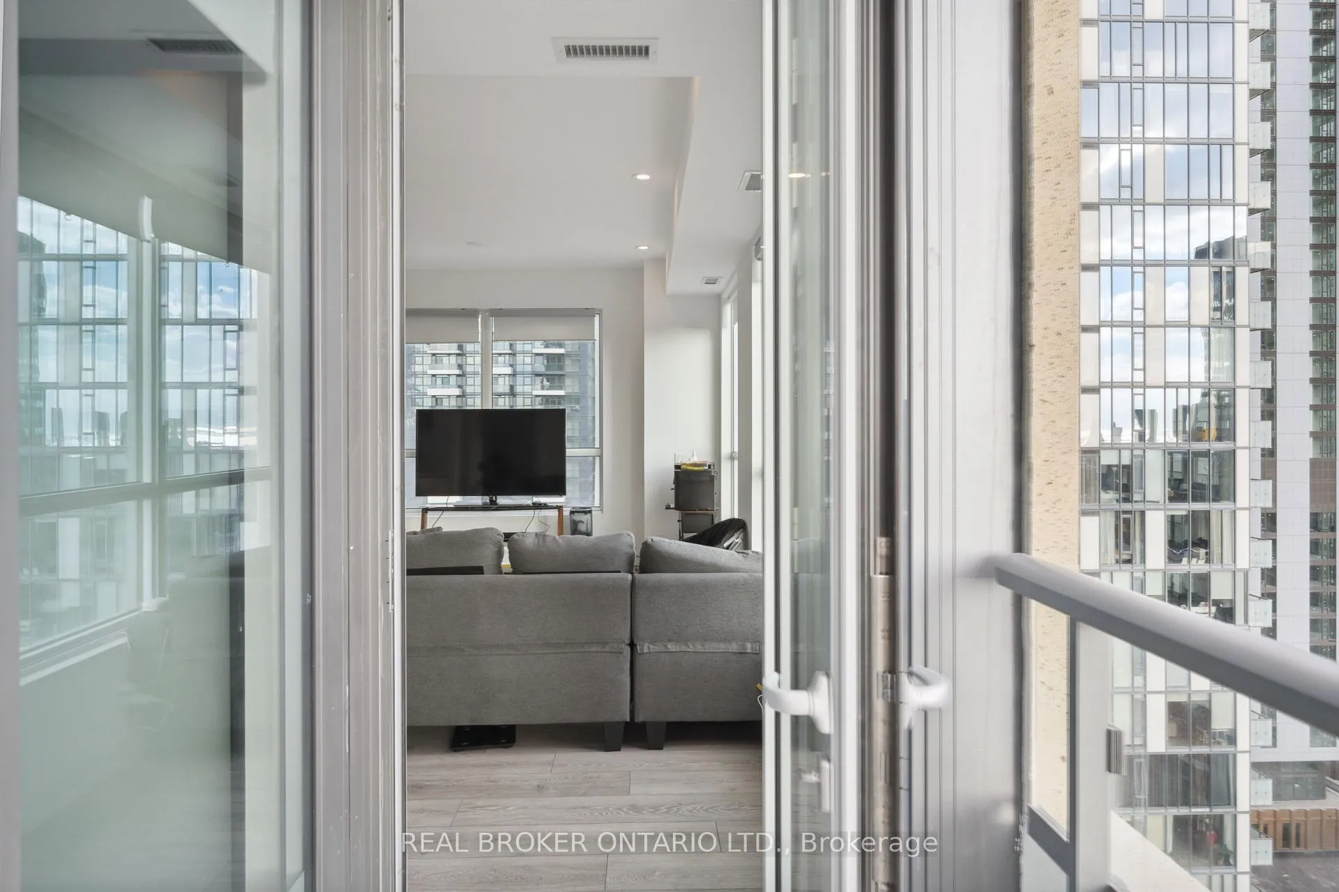 Photo 19 of Unit 2806, 108 Peter Street, Toronto, Waterfront Communities — HOMEH
