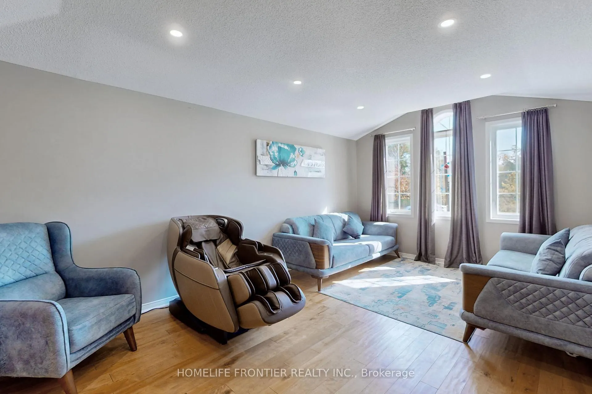 Photo 4 of 48 Patrick Drive S, Barrie, Painswick South — HOMEH