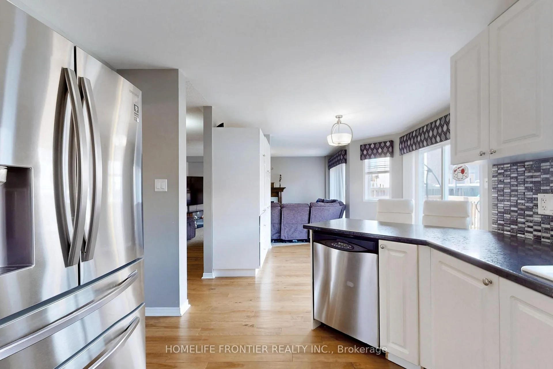 Photo 10 of 48 Patrick Drive S, Barrie, Painswick South — HOMEH