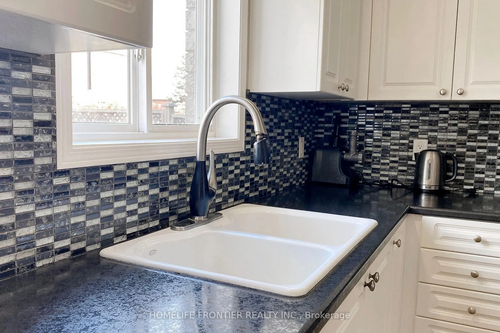 Photo 15 of 48 Patrick Drive S, Barrie, Painswick South — HOMEH