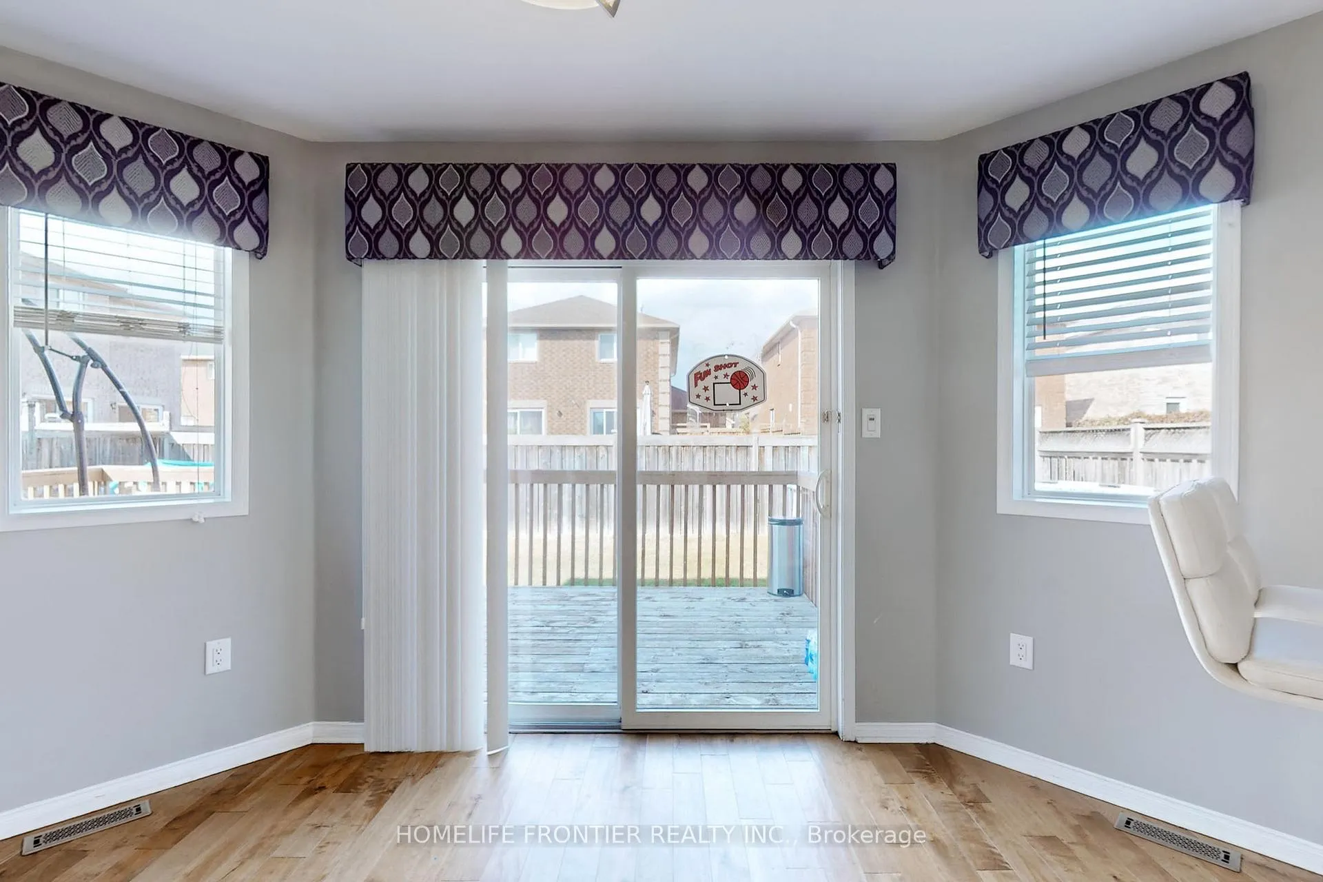 Photo 16 of 48 Patrick Drive S, Barrie, Painswick South — HOMEH