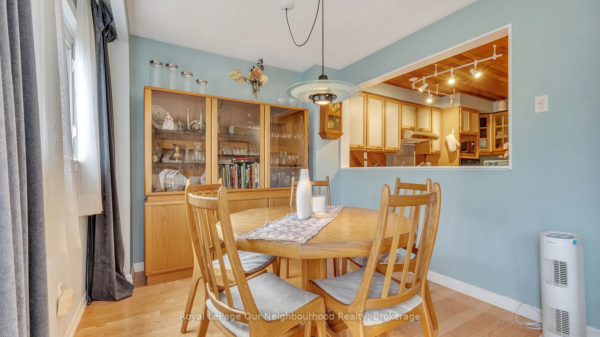 Photo 9 of 616 Forestwood Crescent, Burlington, Appleby — HOMEH