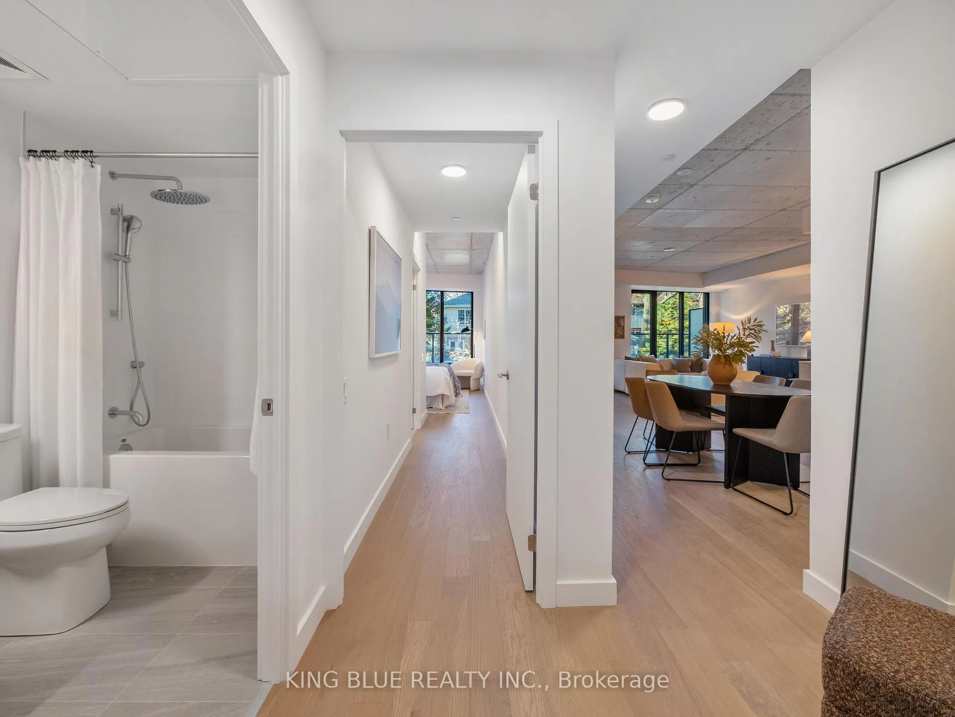 Photo 5 of Unit 209, 1720 Bayview Avenue, Toronto, Mount Pleasant East — HOMEH
