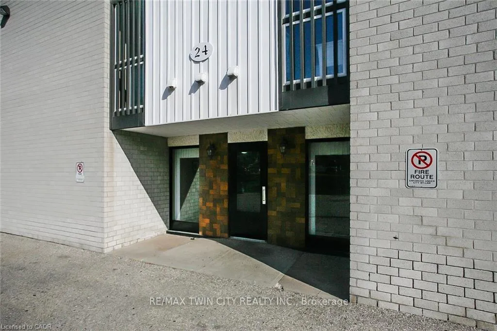Photo 4 of Unit 305, 24 Mooregate Crescent, Kitchener — HOMEH