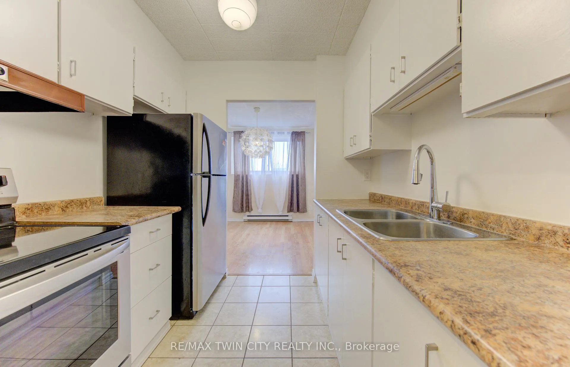 Photo 12 of Unit 305, 24 Mooregate Crescent, Kitchener — HOMEH
