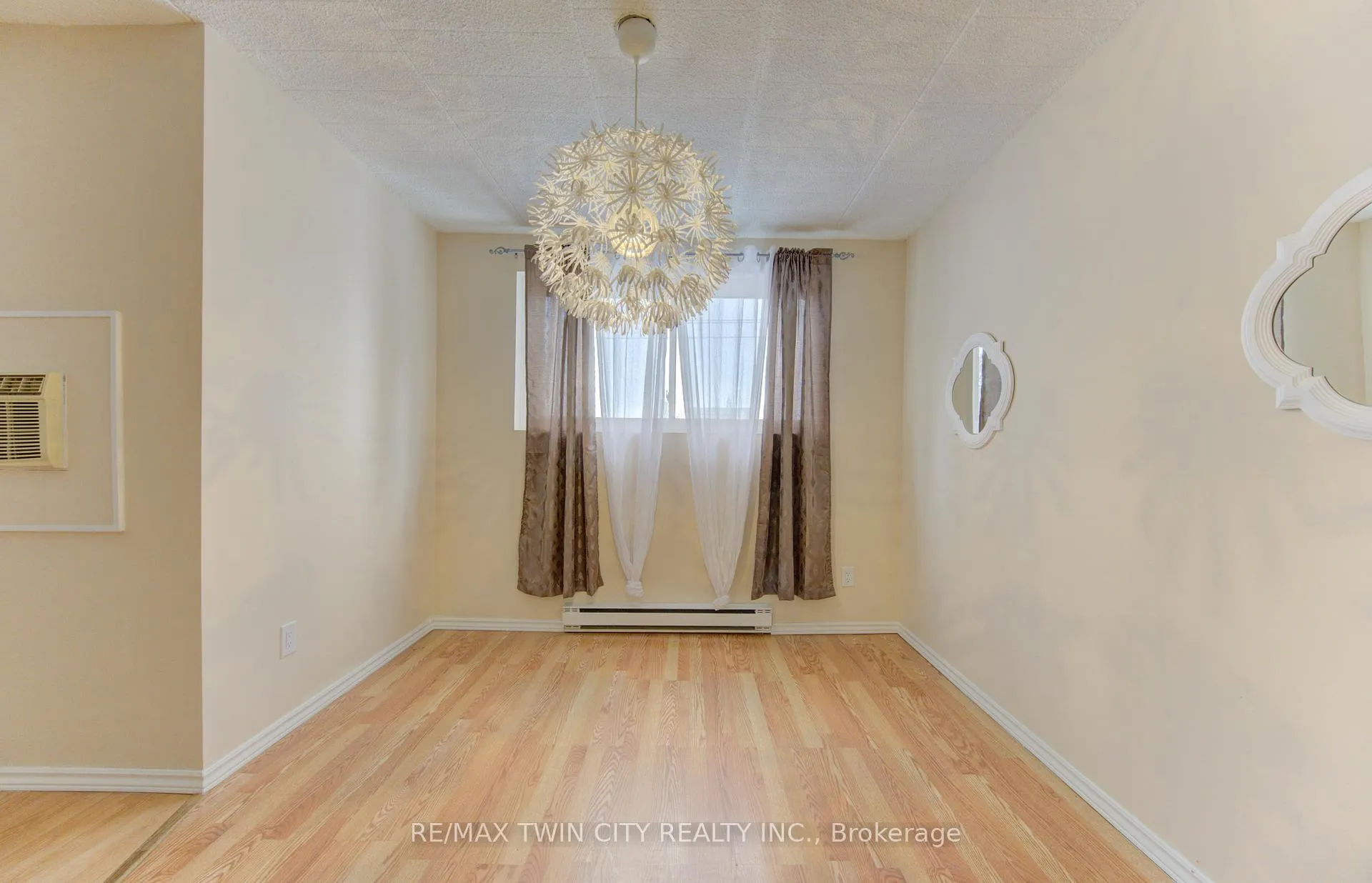 Photo 13 of Unit 305, 24 Mooregate Crescent, Kitchener — HOMEH