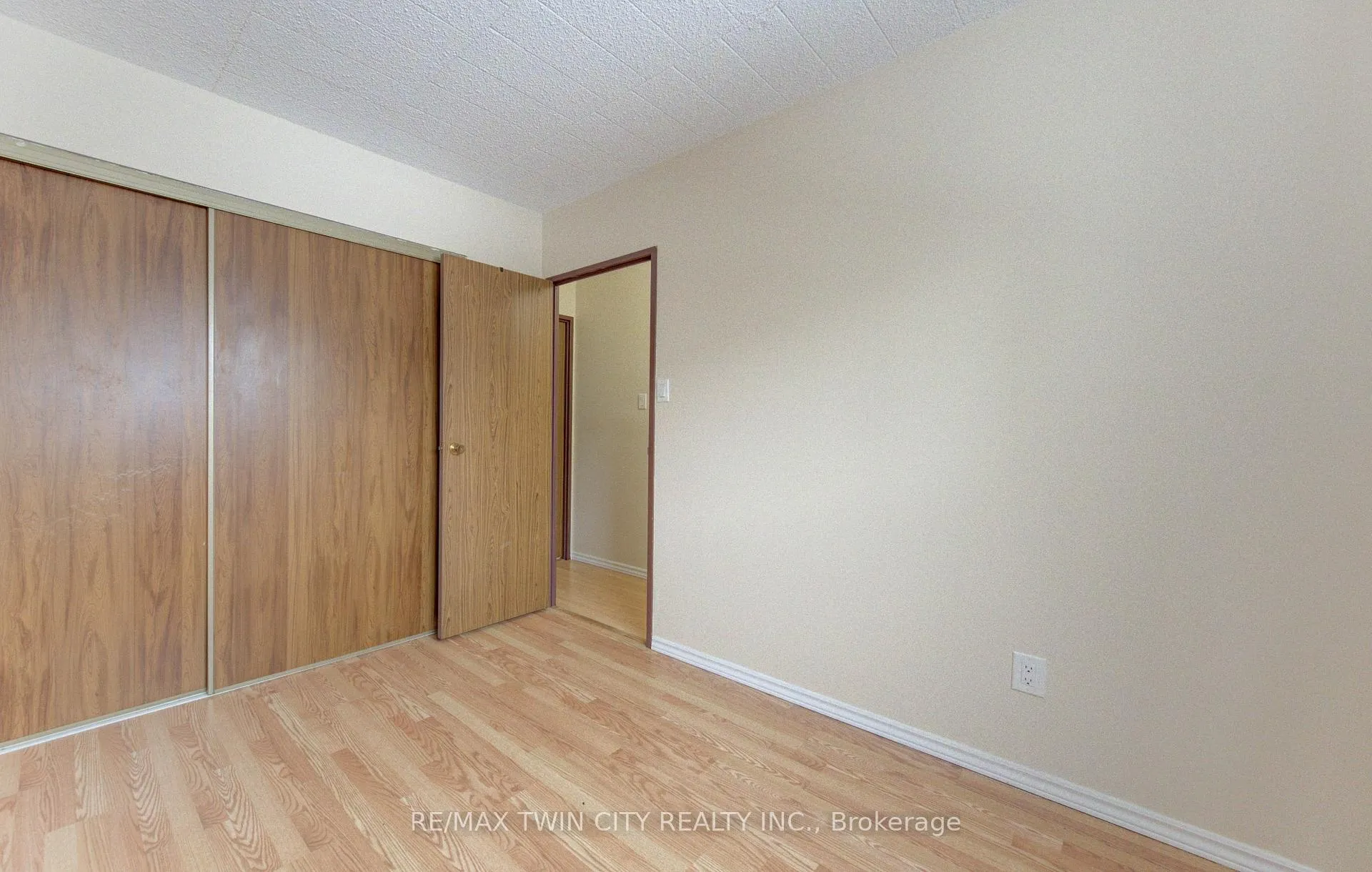 Photo 21 of Unit 305, 24 Mooregate Crescent, Kitchener — HOMEH