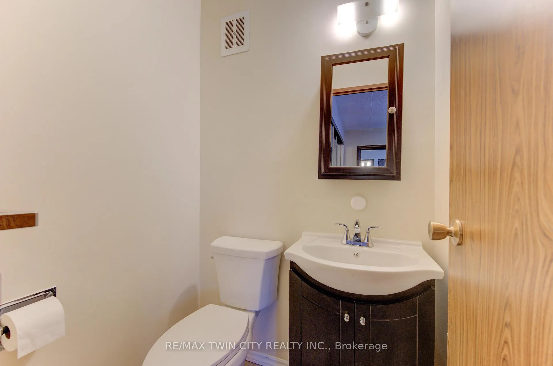 Photo 22 of Unit 305, 24 Mooregate Crescent, Kitchener — HOMEH
