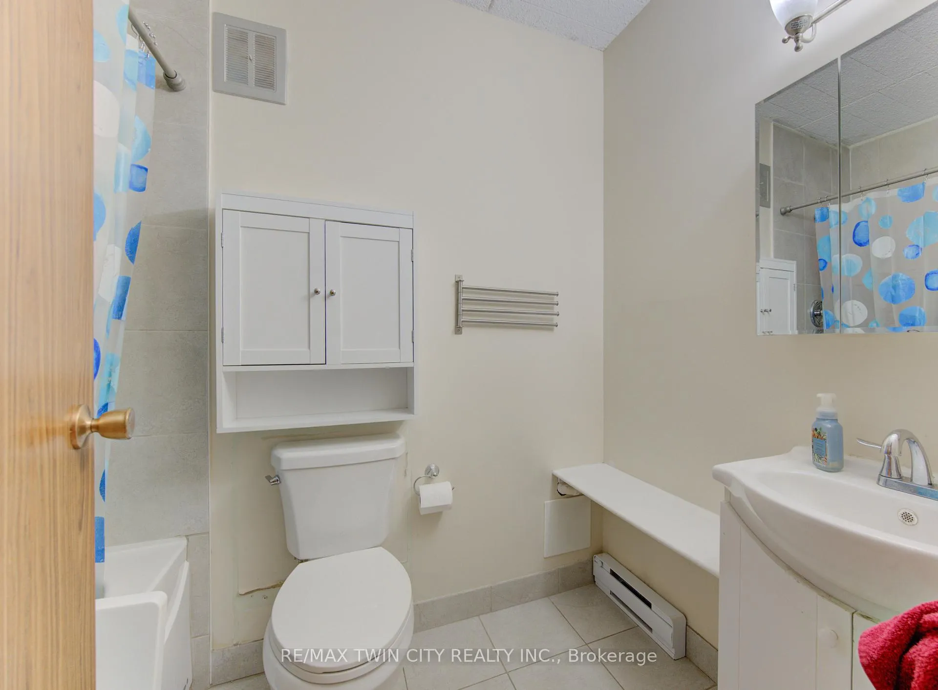 Photo 24 of Unit 305, 24 Mooregate Crescent, Kitchener — HOMEH