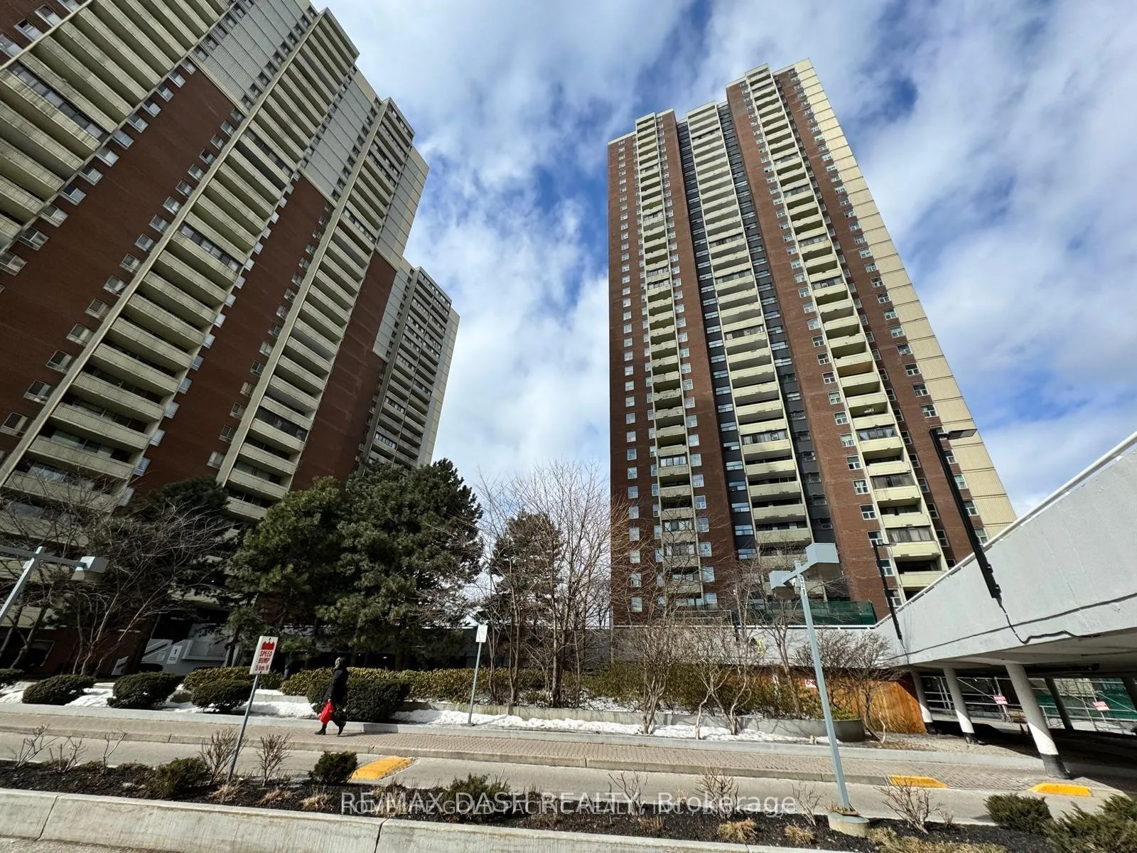 Photo 1 of Unit 2218, 1 Massey Square, Toronto, Crescent Town — HOMEH
