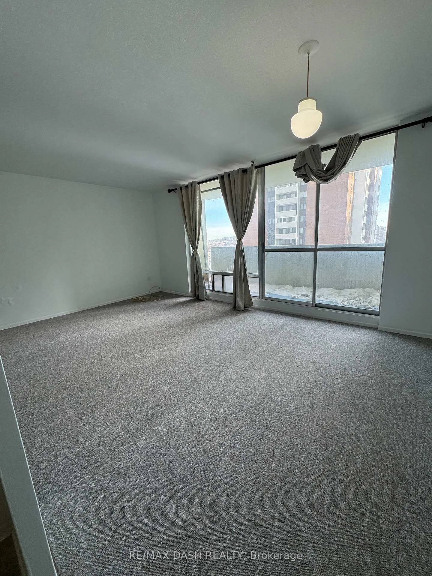 Photo 6 of Unit 2218, 1 Massey Square, Toronto, Crescent Town — HOMEH