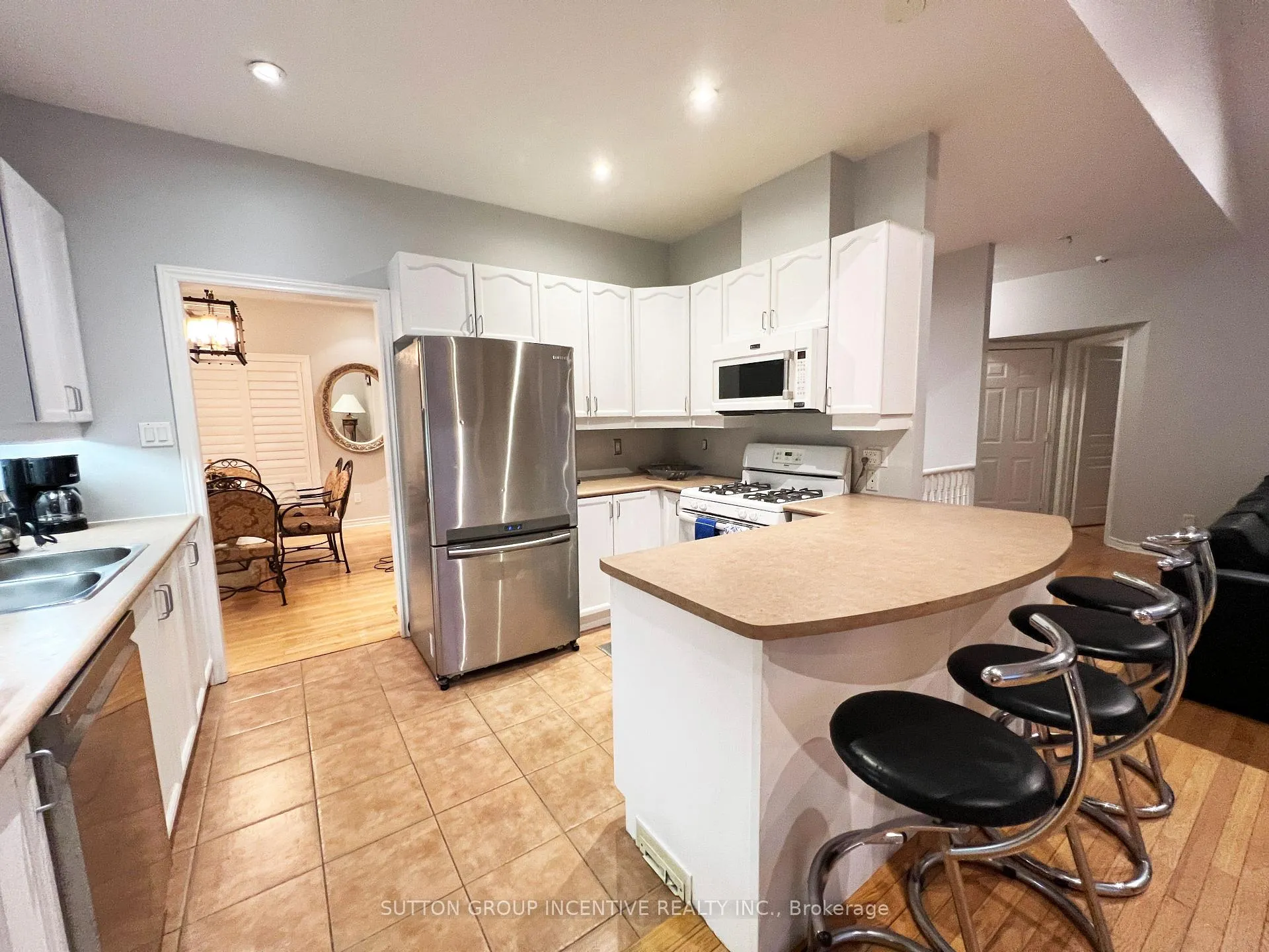 Photo 7 of 38 Hurst Drive, Barrie, Bayshore — HOMEH