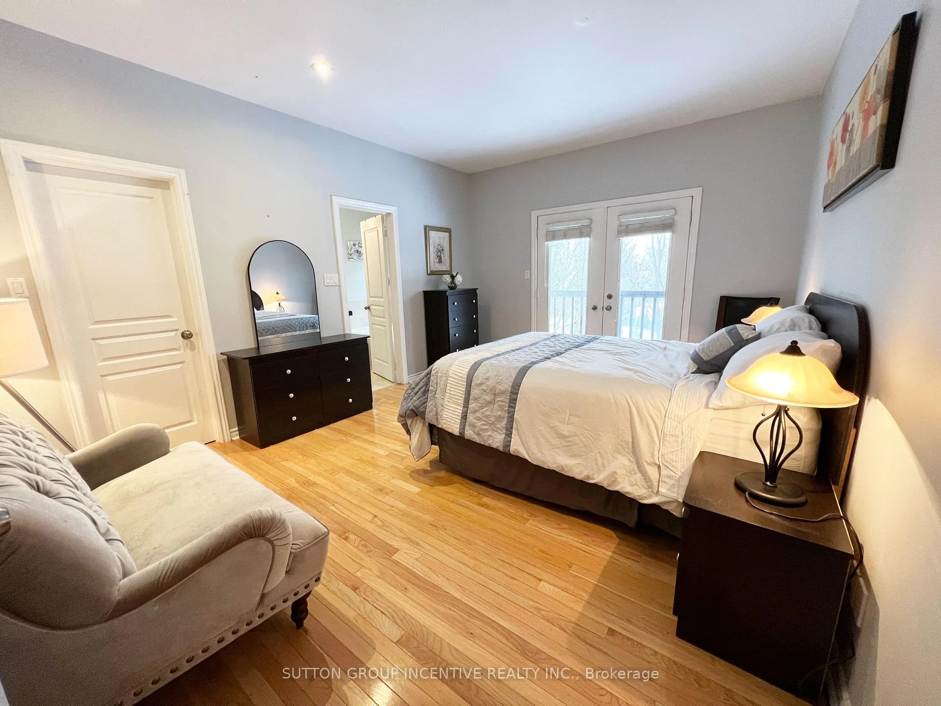 Photo 13 of 38 Hurst Drive, Barrie, Bayshore — HOMEH