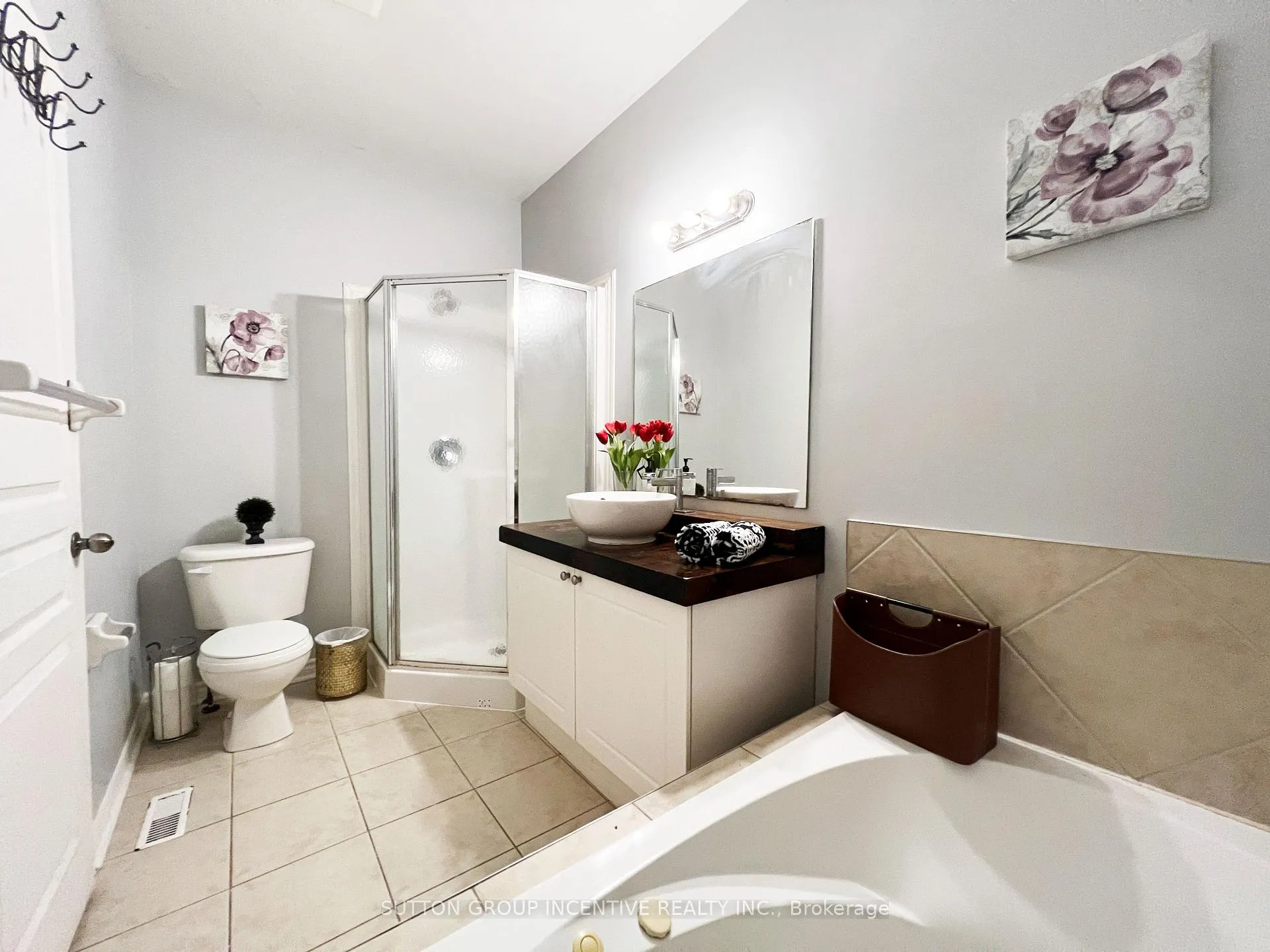 Photo 16 of 38 Hurst Drive, Barrie, Bayshore — HOMEH