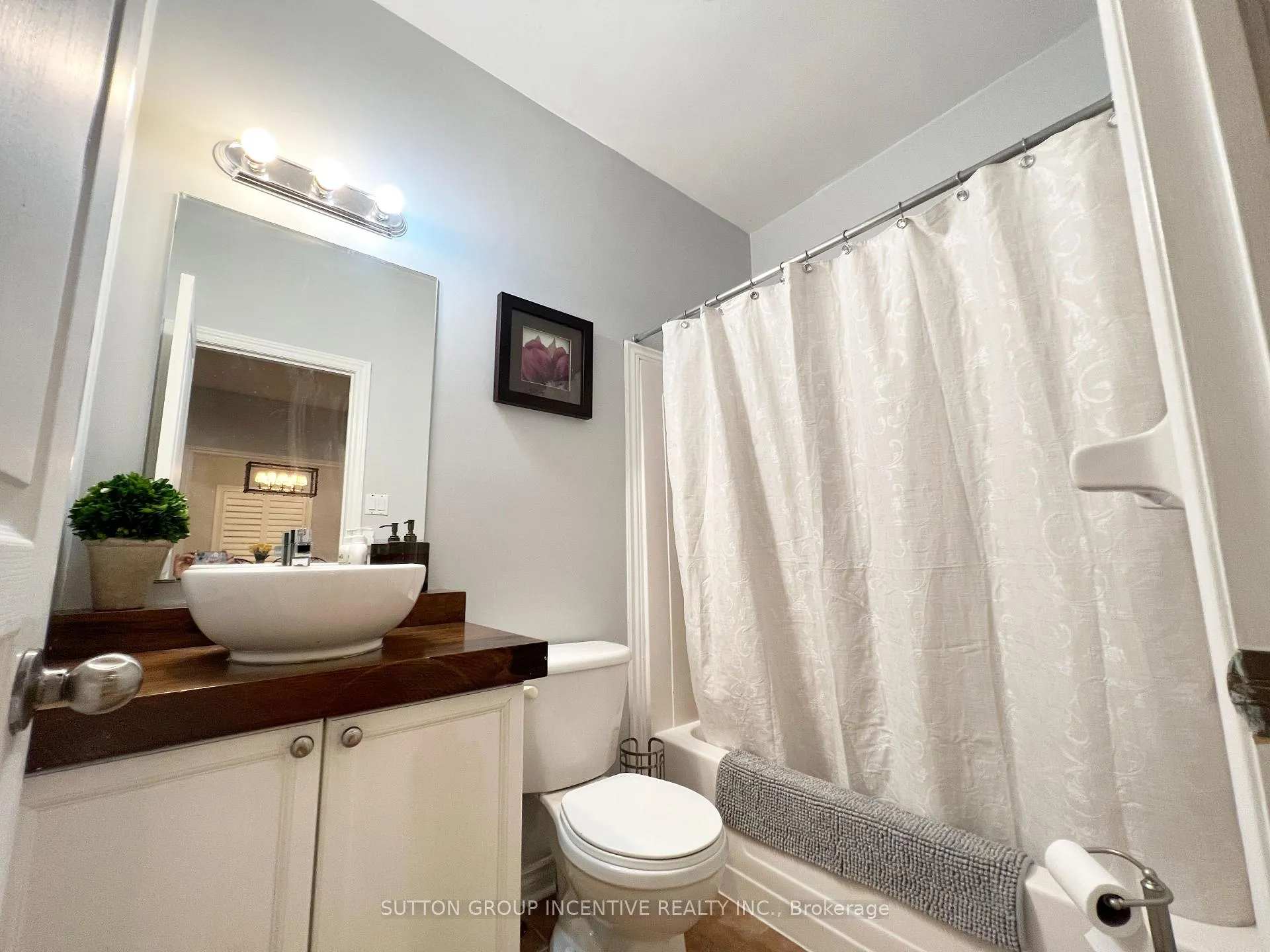 Photo 20 of 38 Hurst Drive, Barrie, Bayshore — HOMEH