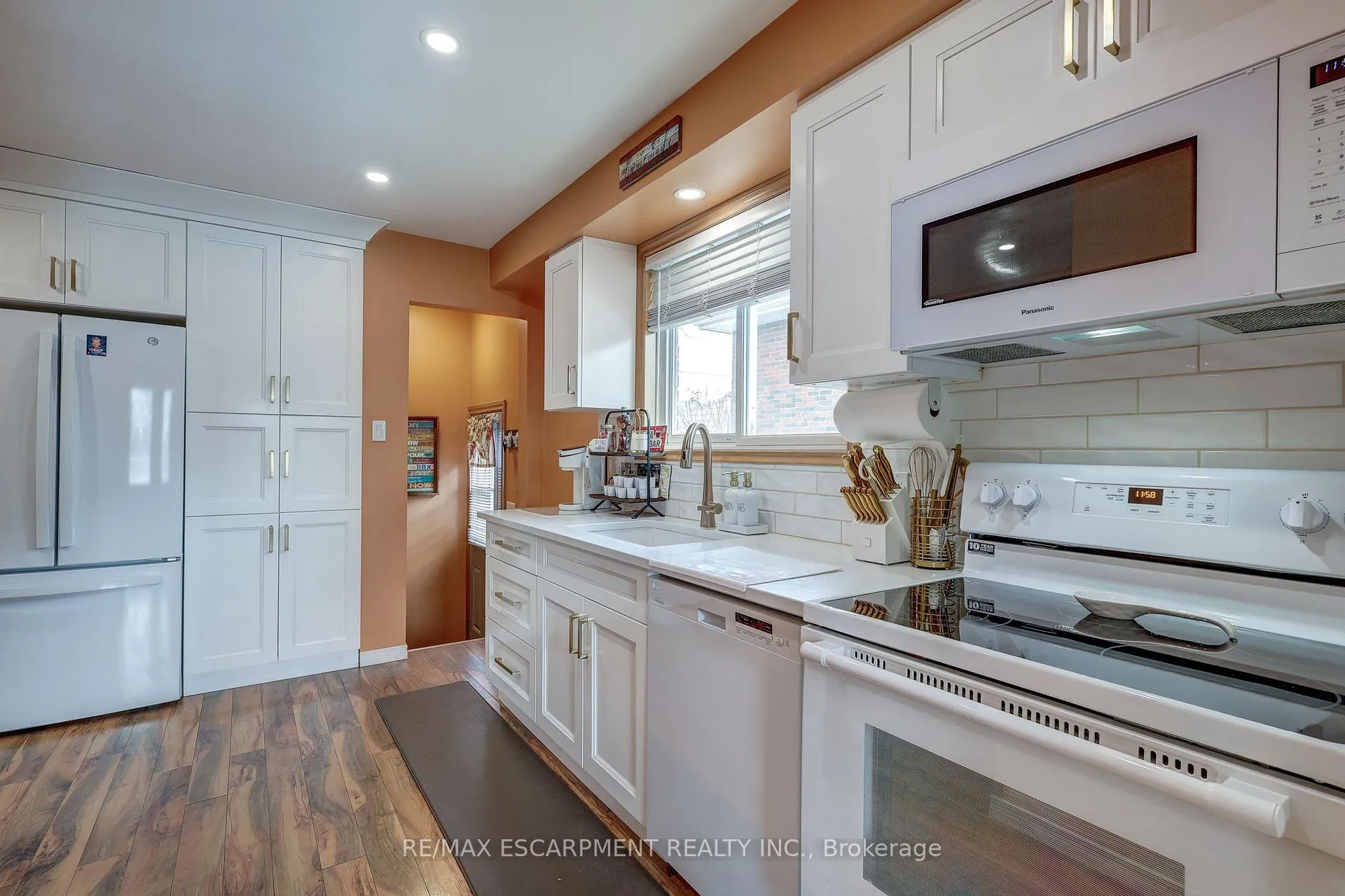 Photo 7 of 13 Rosemount Crescent, St. Thomas — HOMEH