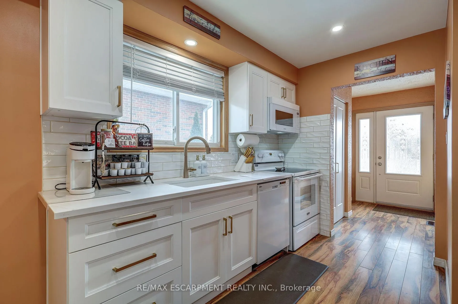 Photo 8 of 13 Rosemount Crescent, St. Thomas — HOMEH