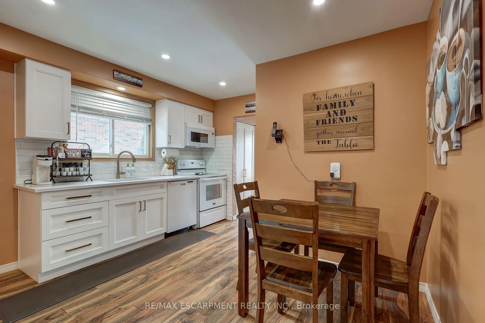 Photo 11 of 13 Rosemount Crescent, St. Thomas — HOMEH