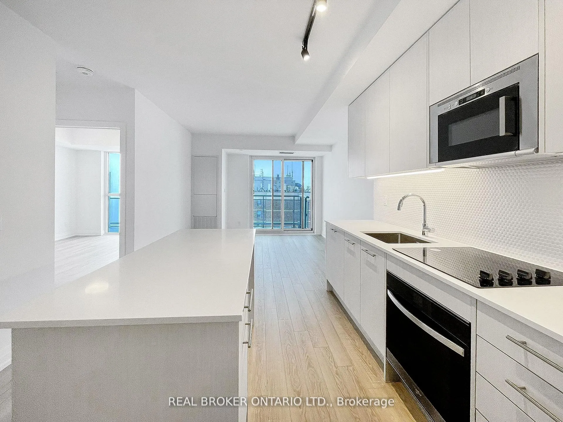 Photo 5 of Unit 2705, 286 Main Street, Toronto, East End-Danforth — HOMEH