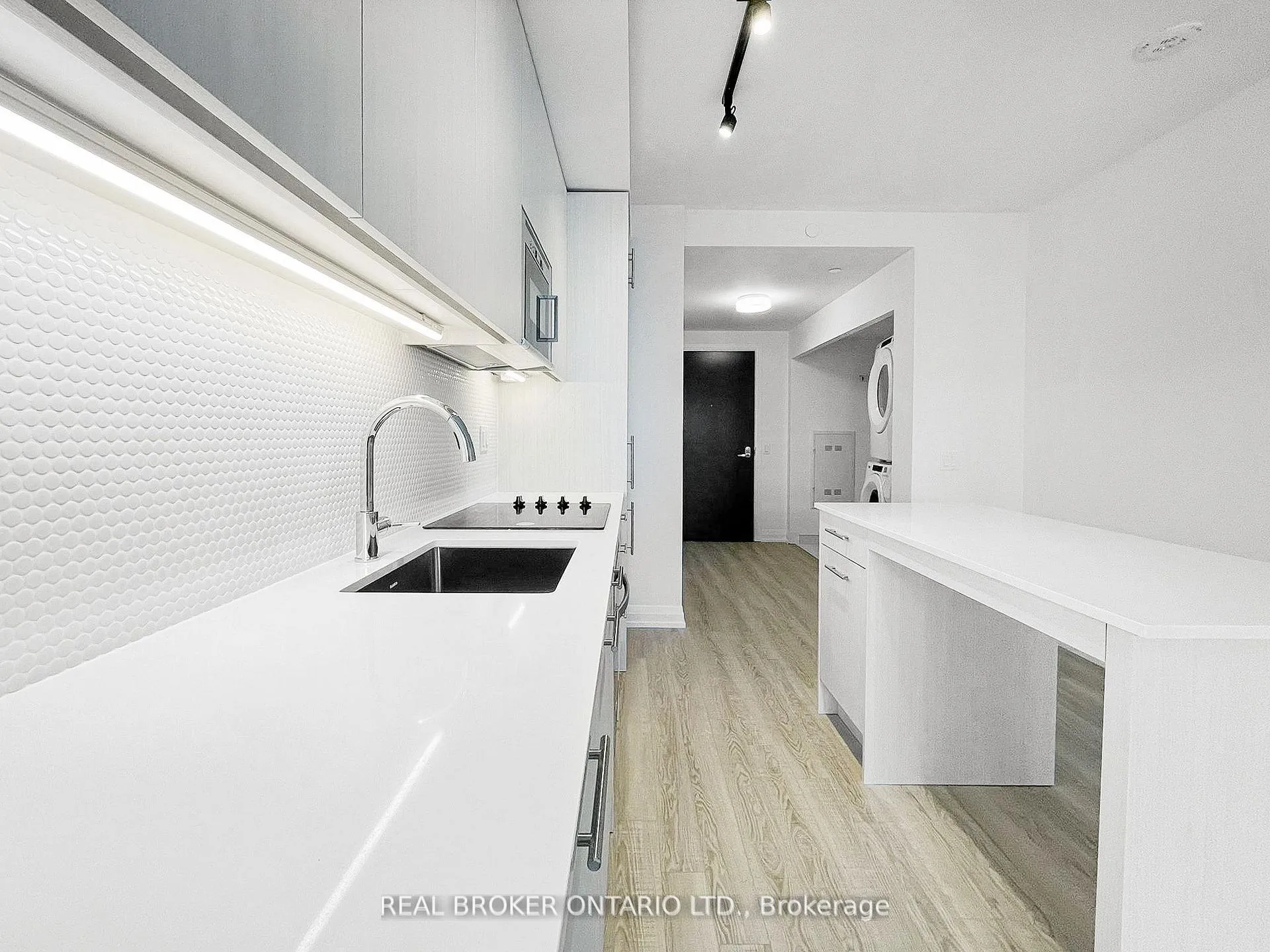 Photo 6 of Unit 2705, 286 Main Street, Toronto, East End-Danforth — HOMEH