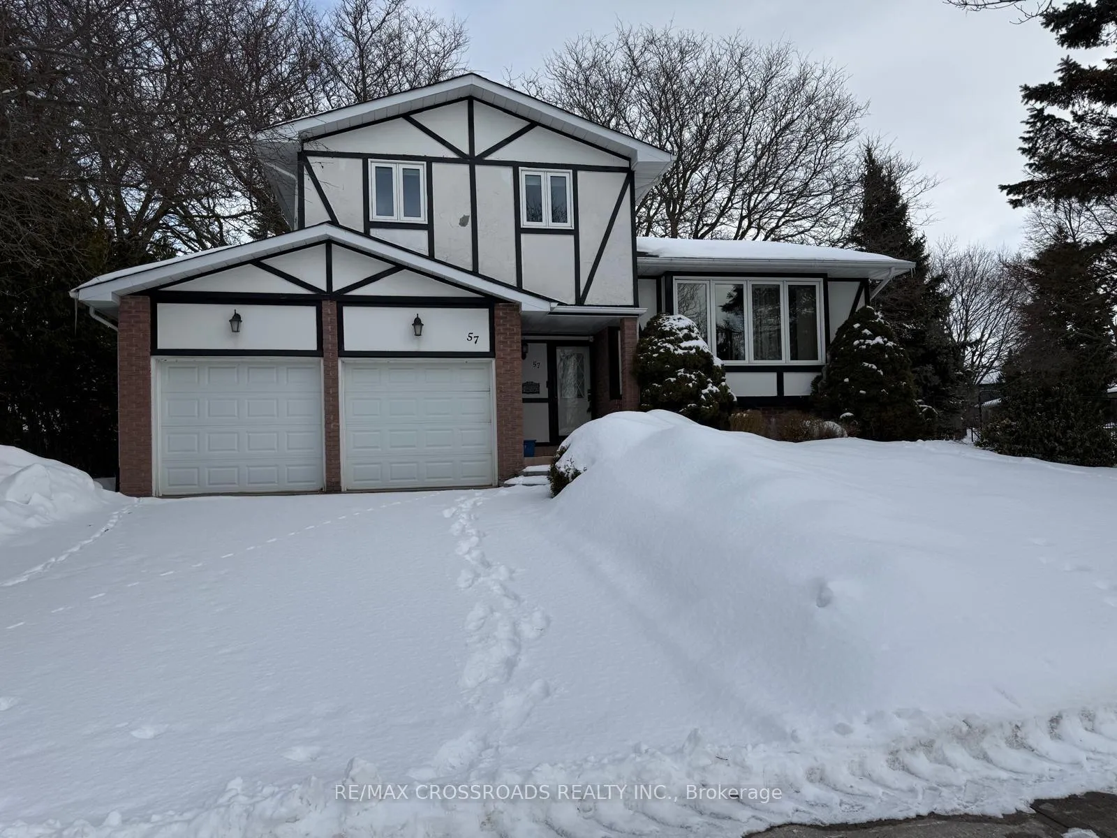 Photo 5 of 57 Sir Constantine Drive, Markham, Markham Village — HOMEH