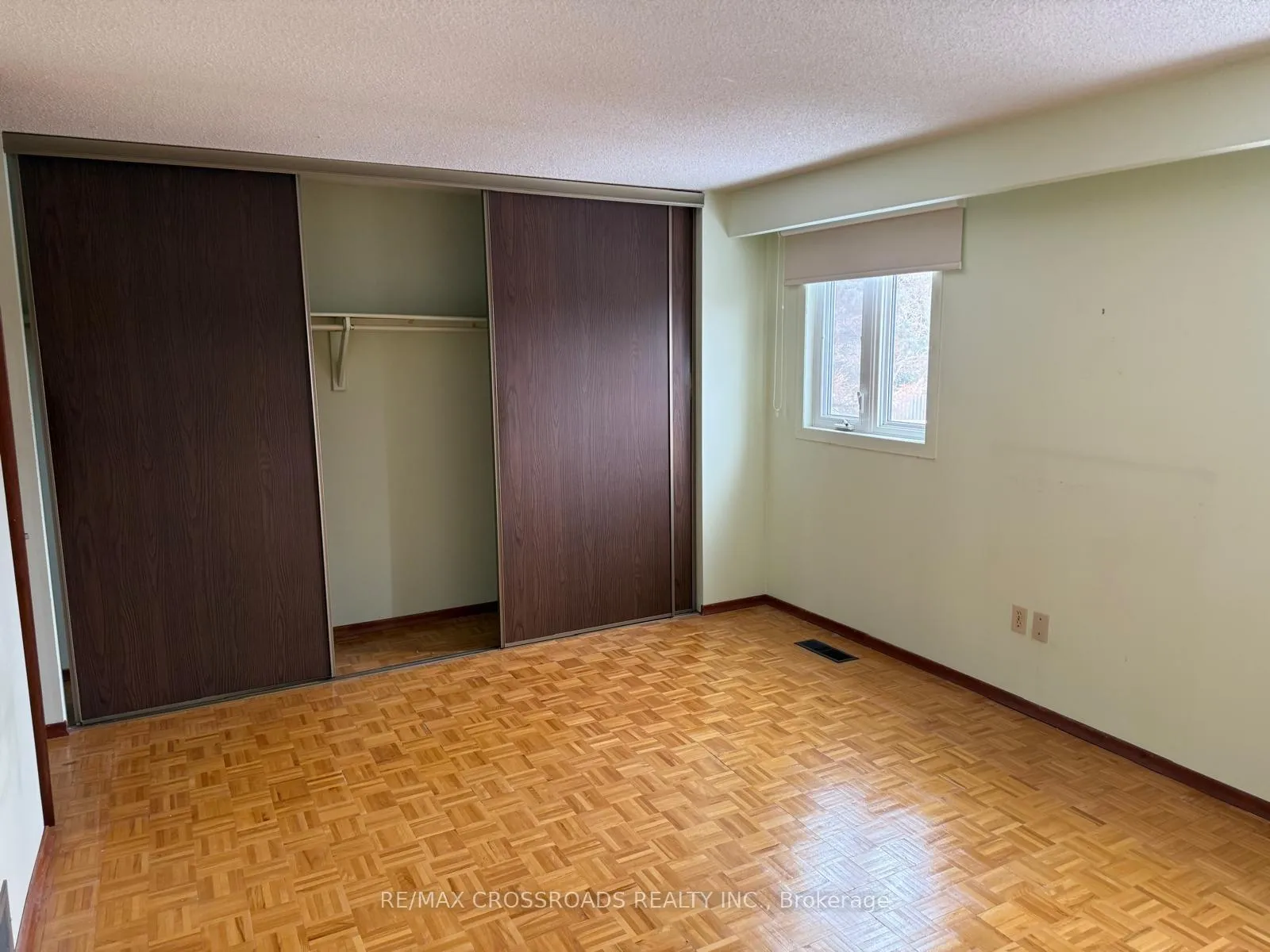 Photo 7 of 57 Sir Constantine Drive, Markham, Markham Village — HOMEH