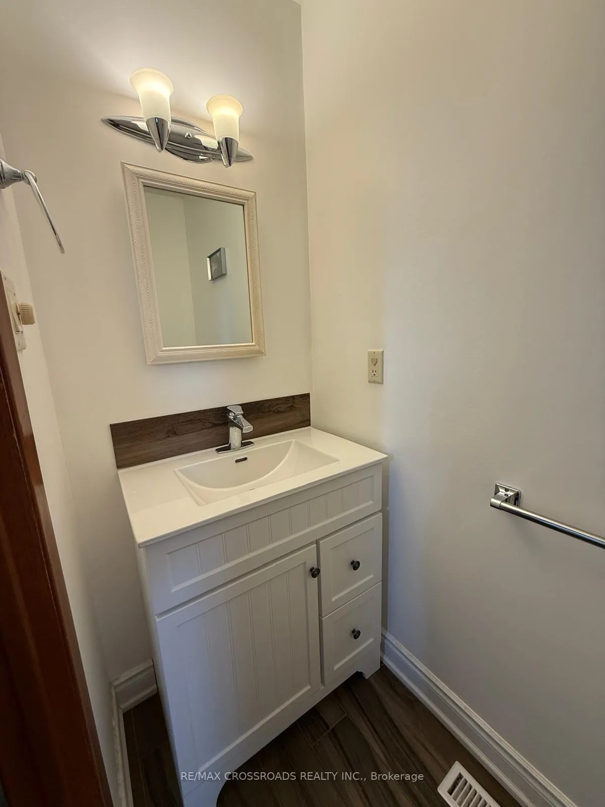 Photo 14 of 57 Sir Constantine Drive, Markham, Markham Village — HOMEH