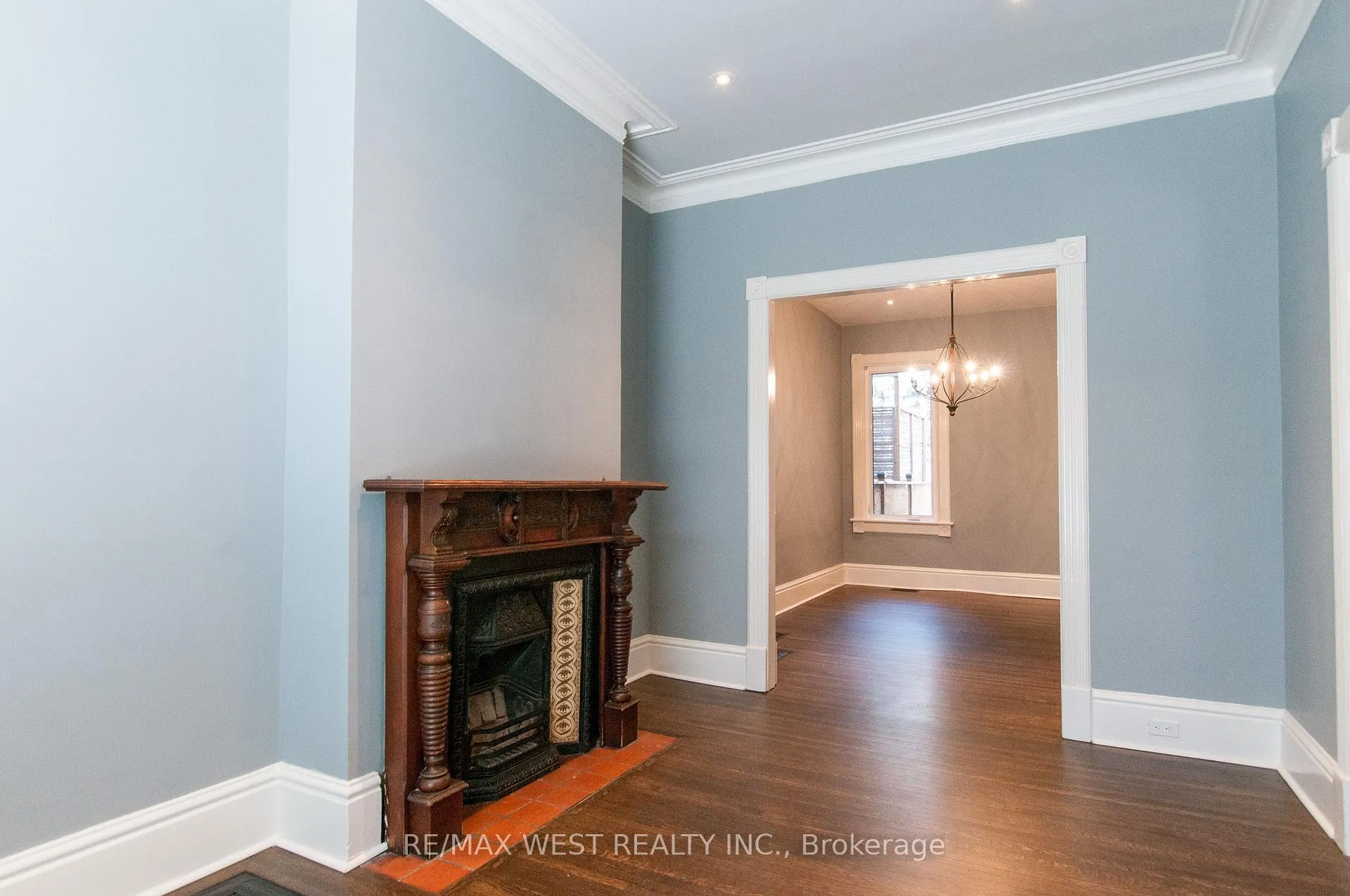 Photo 4 of Unit Upper, 36 Kennedy Avenue, Toronto, High Park-Swansea — HOMEH