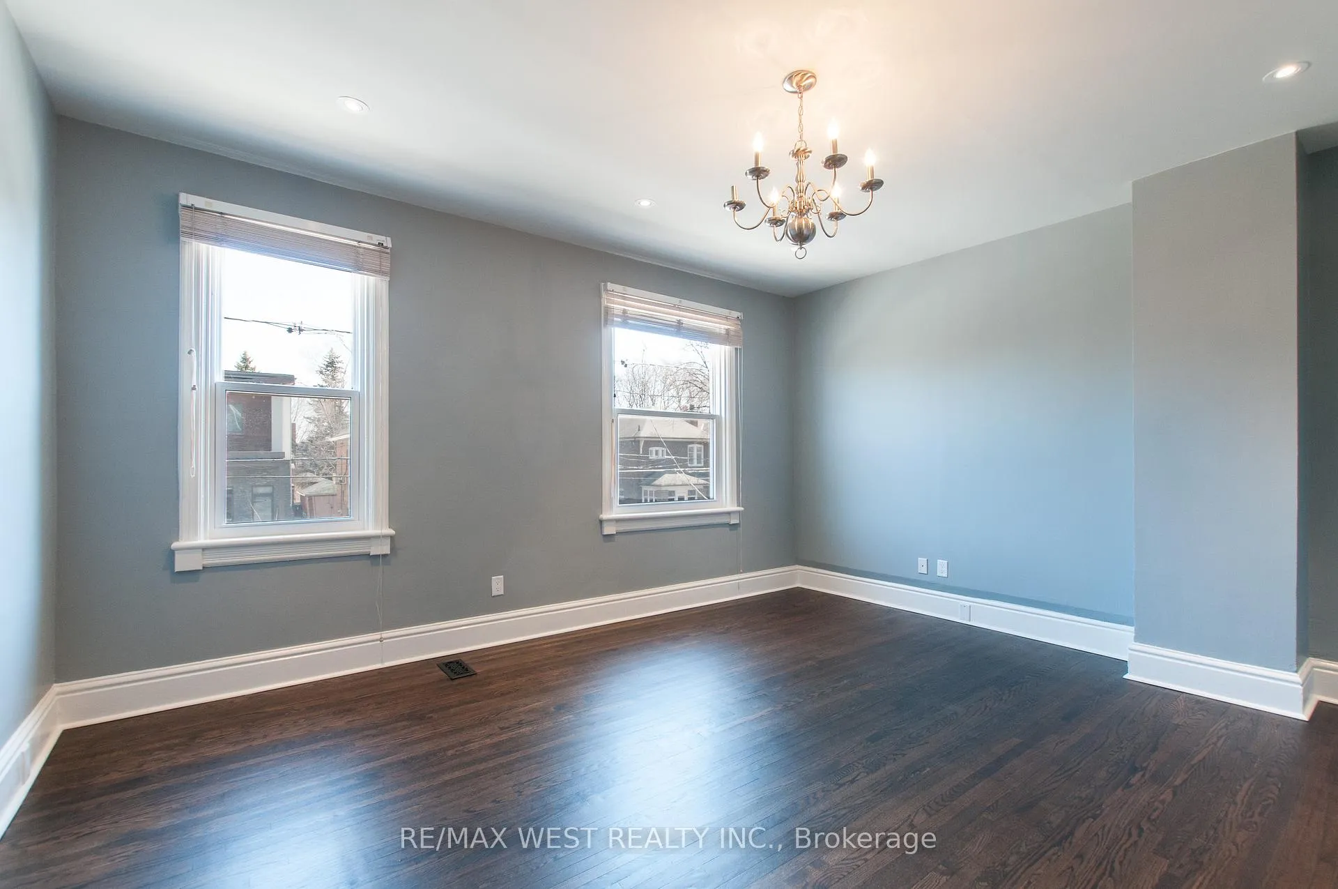 Photo 14 of Unit Upper, 36 Kennedy Avenue, Toronto, High Park-Swansea — HOMEH