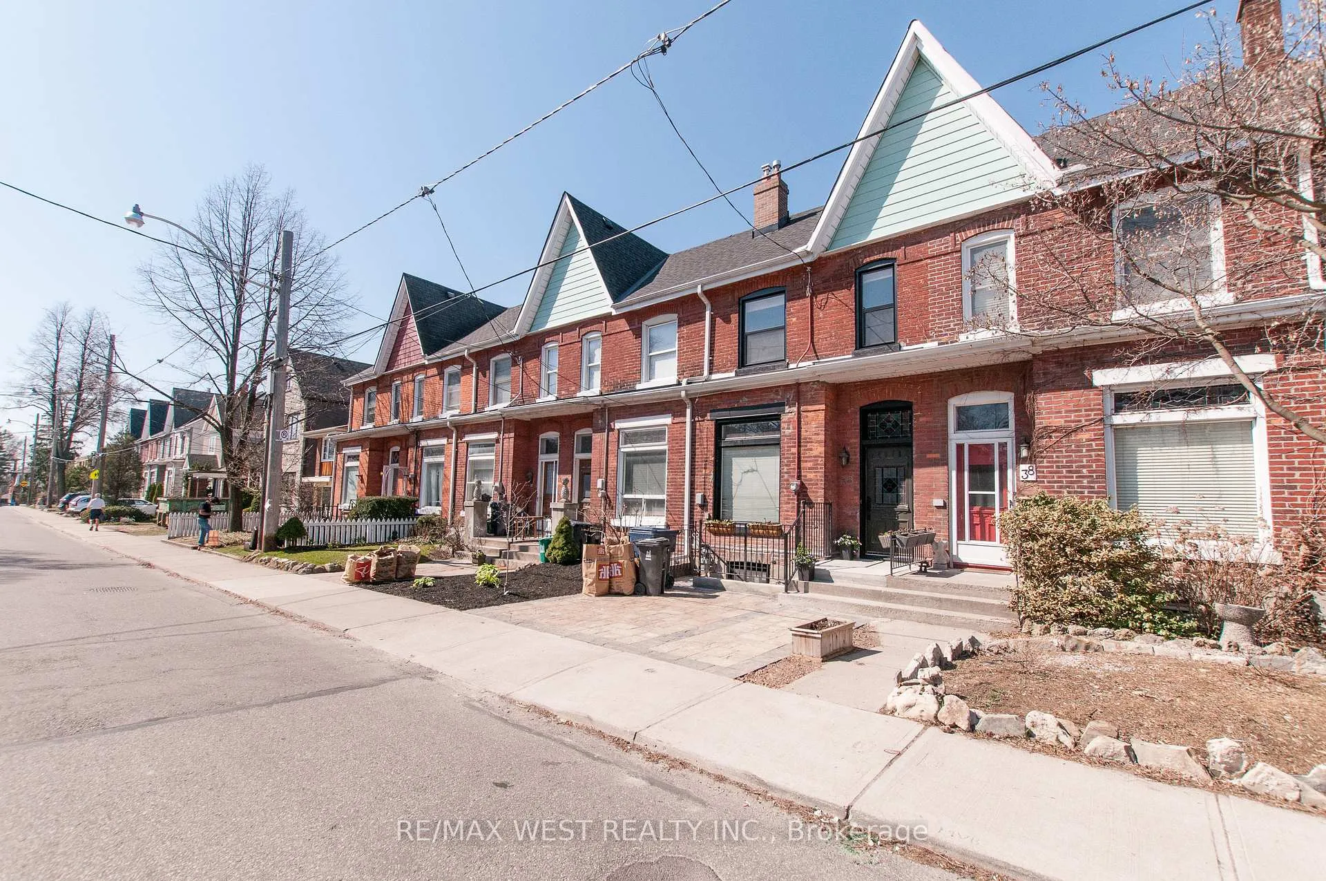 Photo 22 of Unit Upper, 36 Kennedy Avenue, Toronto, High Park-Swansea — HOMEH