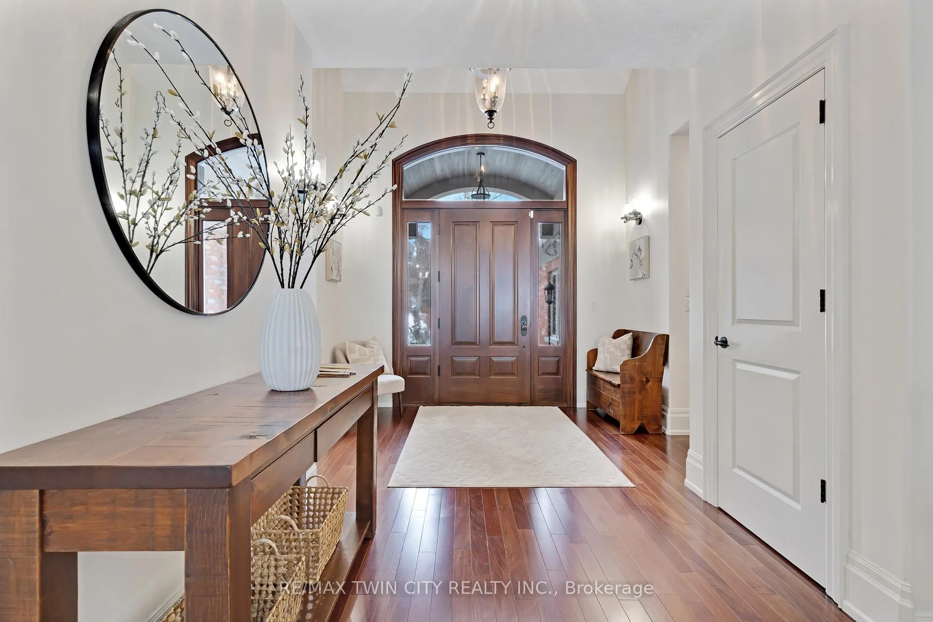 Photo 3 of 443 Malabar Drive, Waterloo — HOMEH