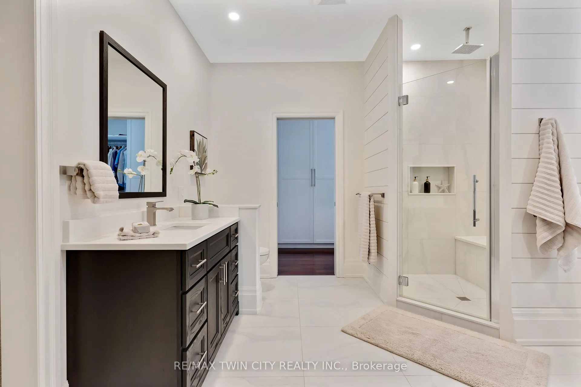 Photo 23 of 443 Malabar Drive, Waterloo — HOMEH