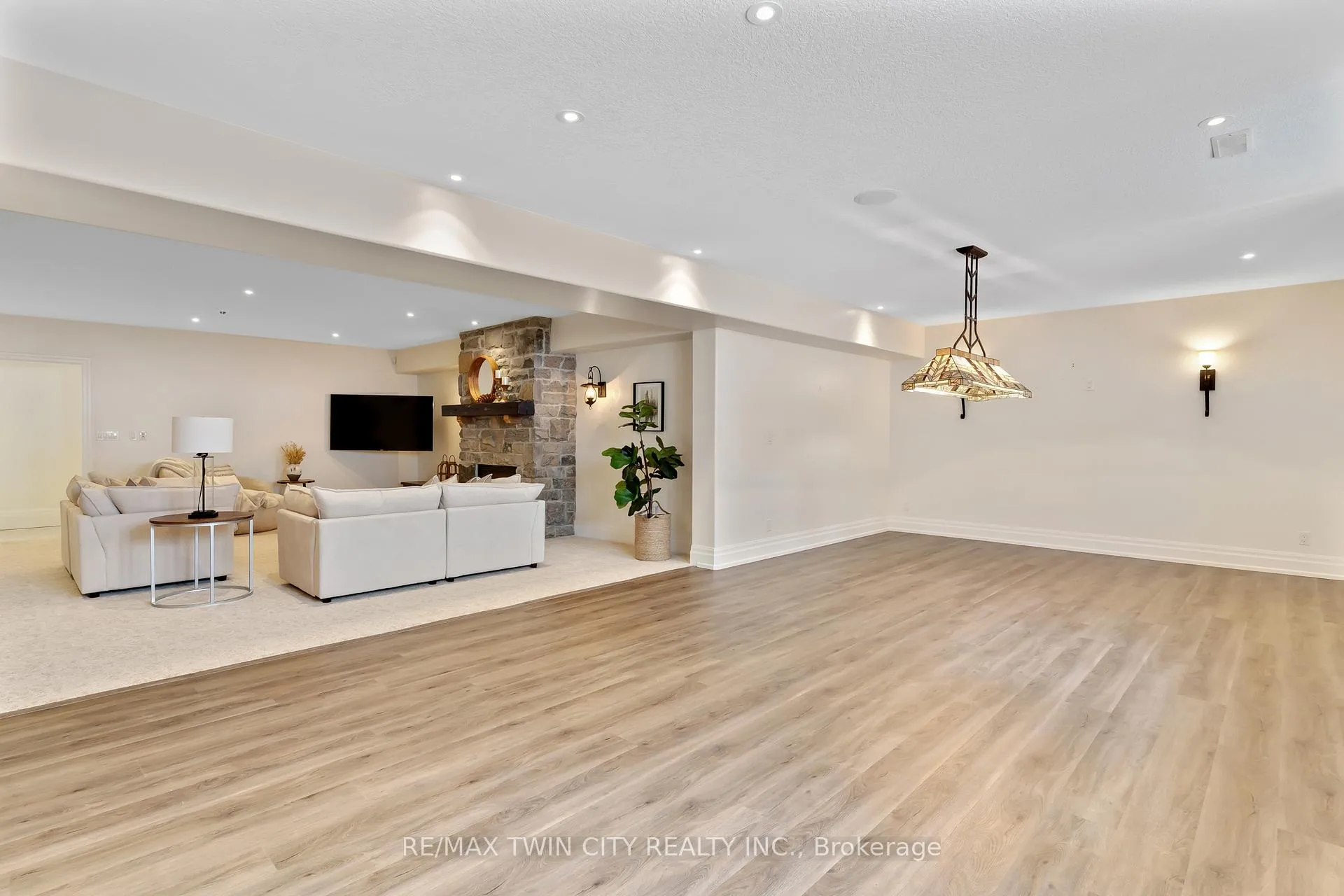 Photo 38 of 443 Malabar Drive, Waterloo — HOMEH