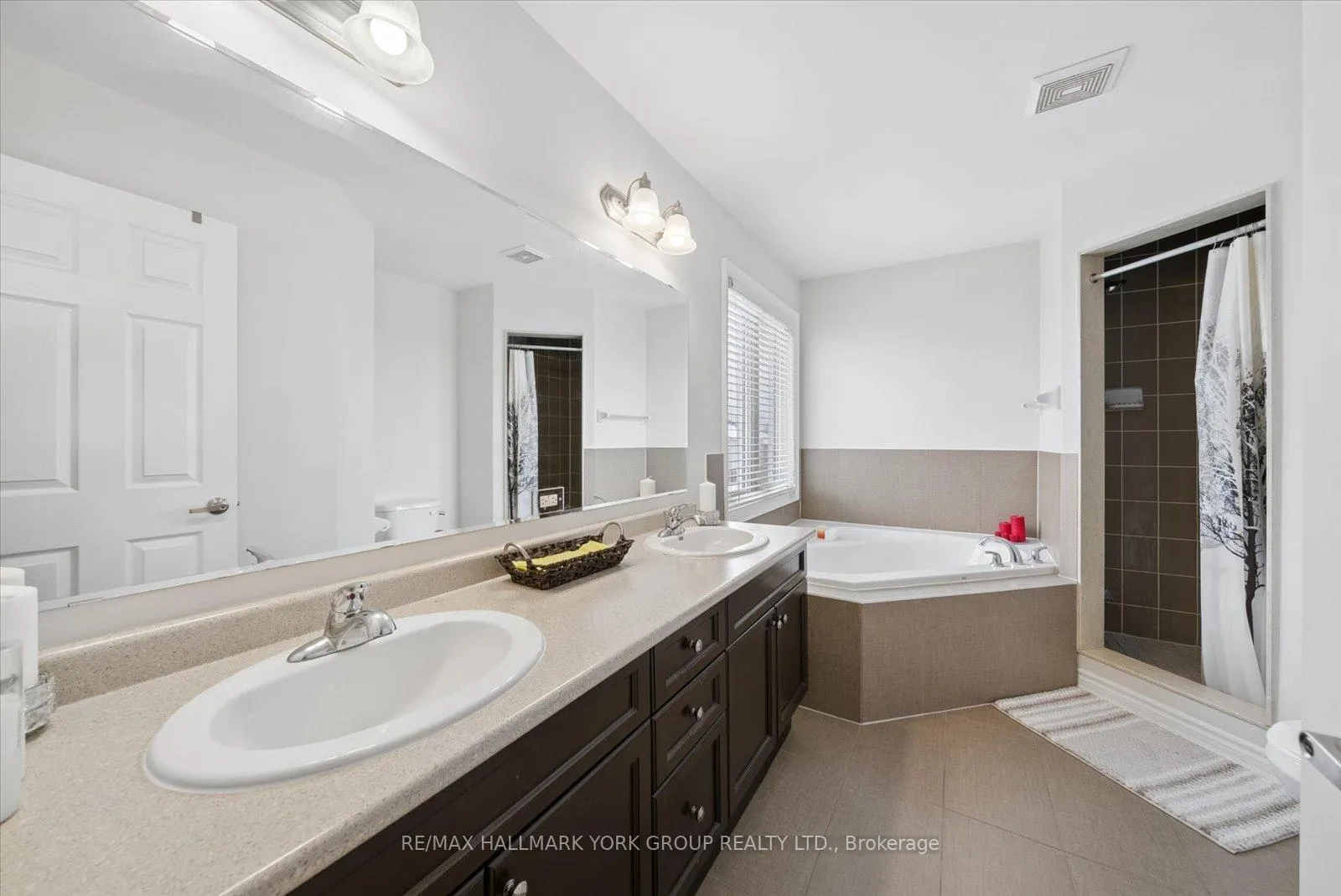 Photo 27 of 11 Gordon Drive, New Tecumseth, Alliston — HOMEH