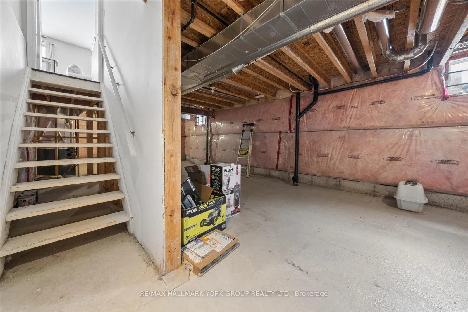 Photo 37 of 11 Gordon Drive, New Tecumseth, Alliston — HOMEH