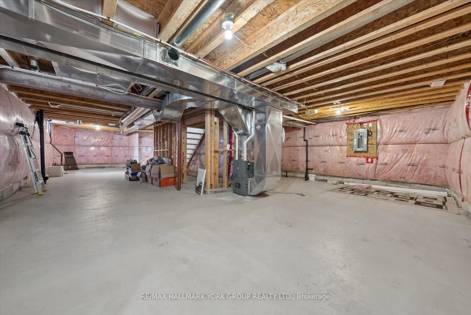 Photo 38 of 11 Gordon Drive, New Tecumseth, Alliston — HOMEH