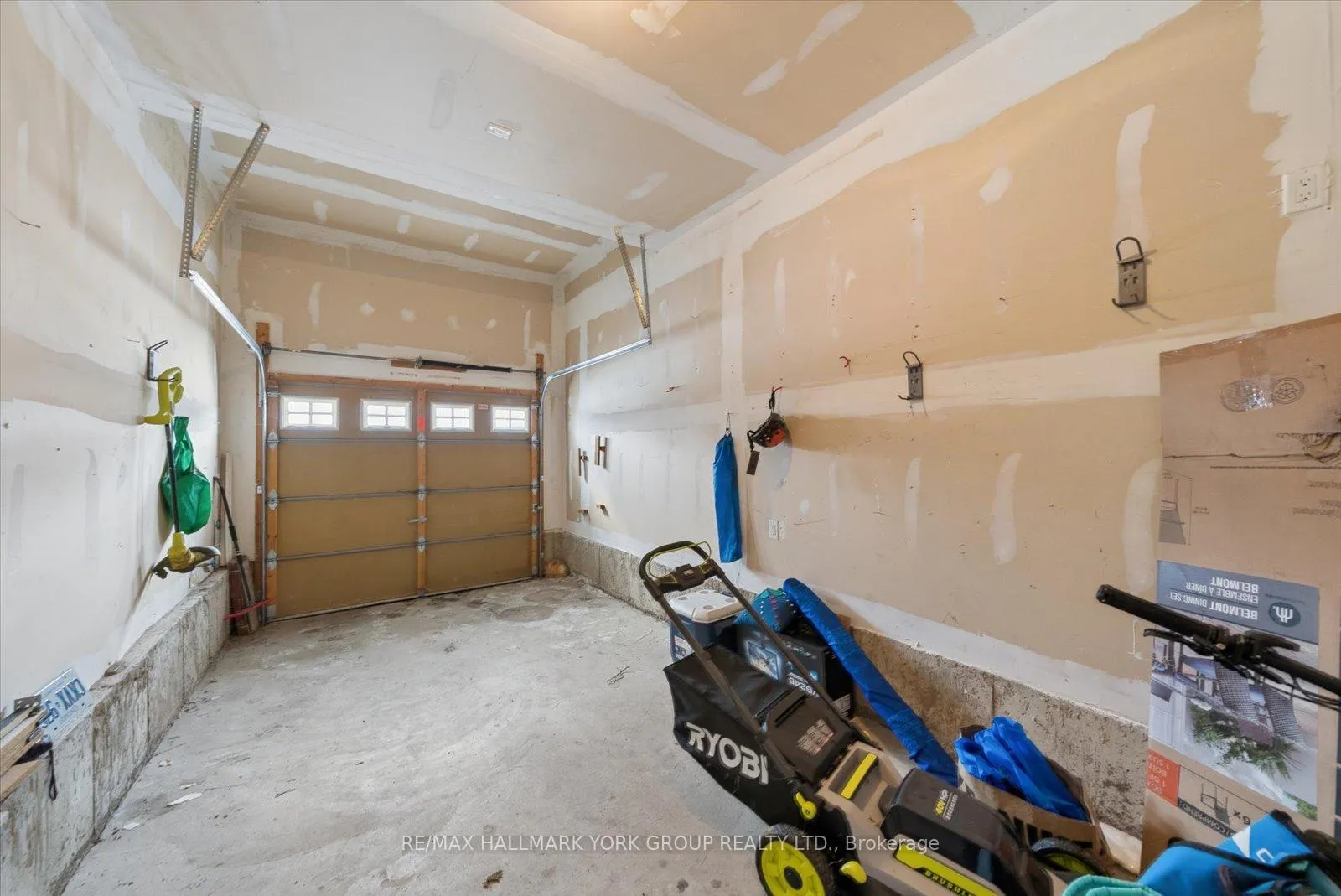 Photo 40 of 11 Gordon Drive, New Tecumseth, Alliston — HOMEH